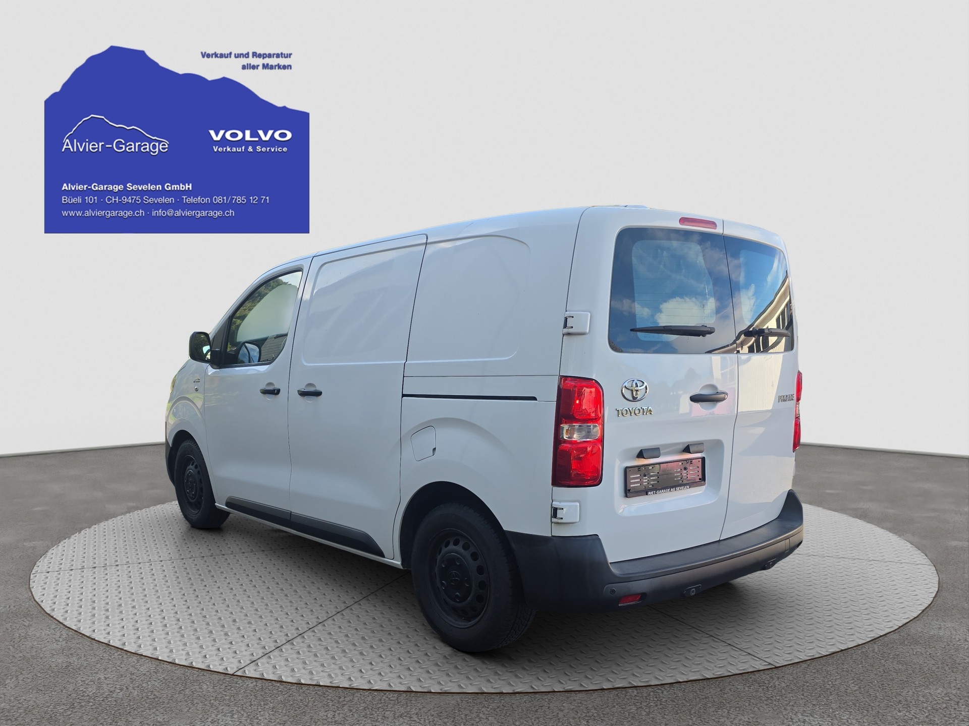 TOYOTA Proace 1.5D Panel Van Compact Active-image-2