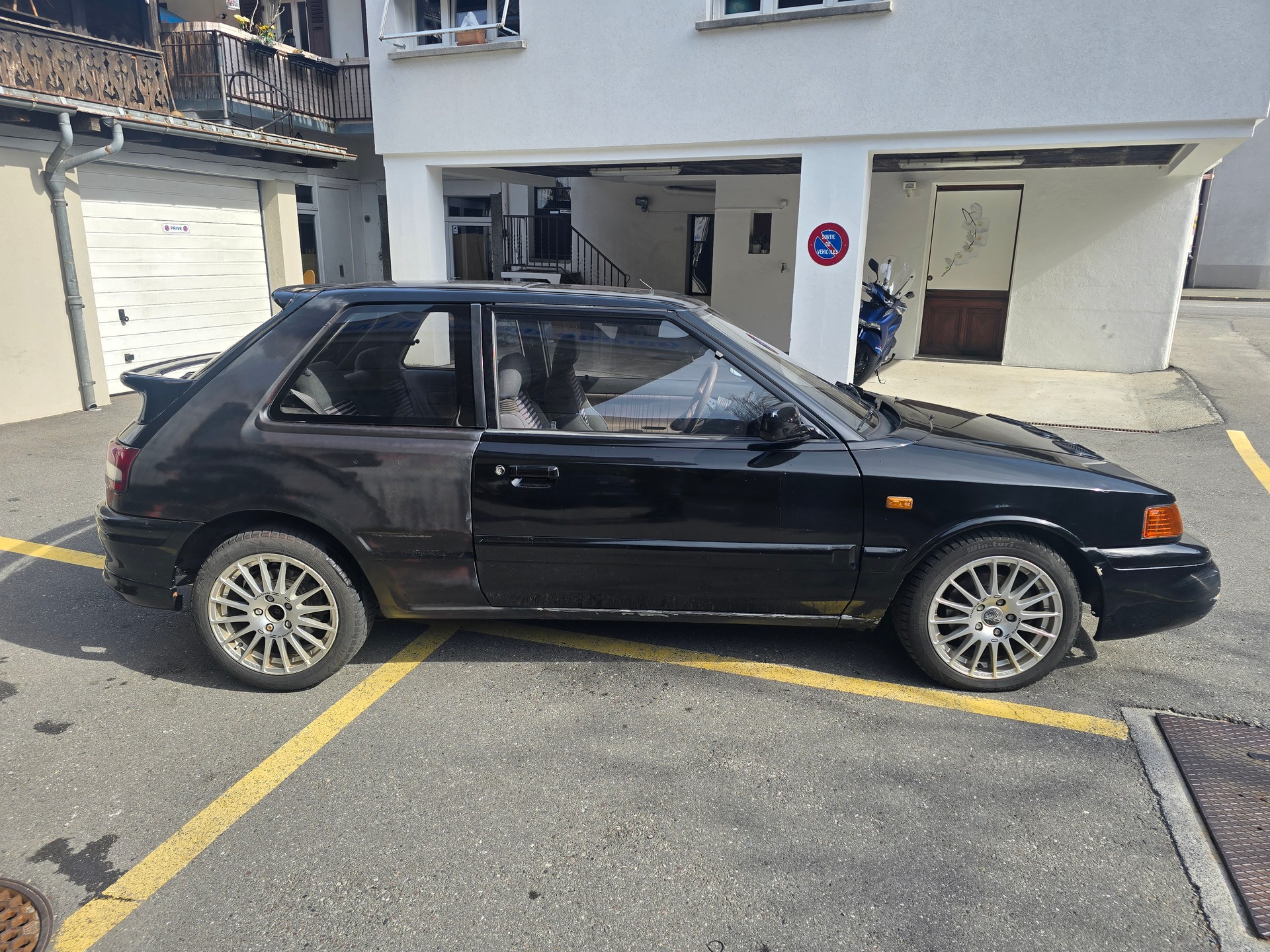 MAZDA 323 1.8i 16V GT-R 4WD-image-4