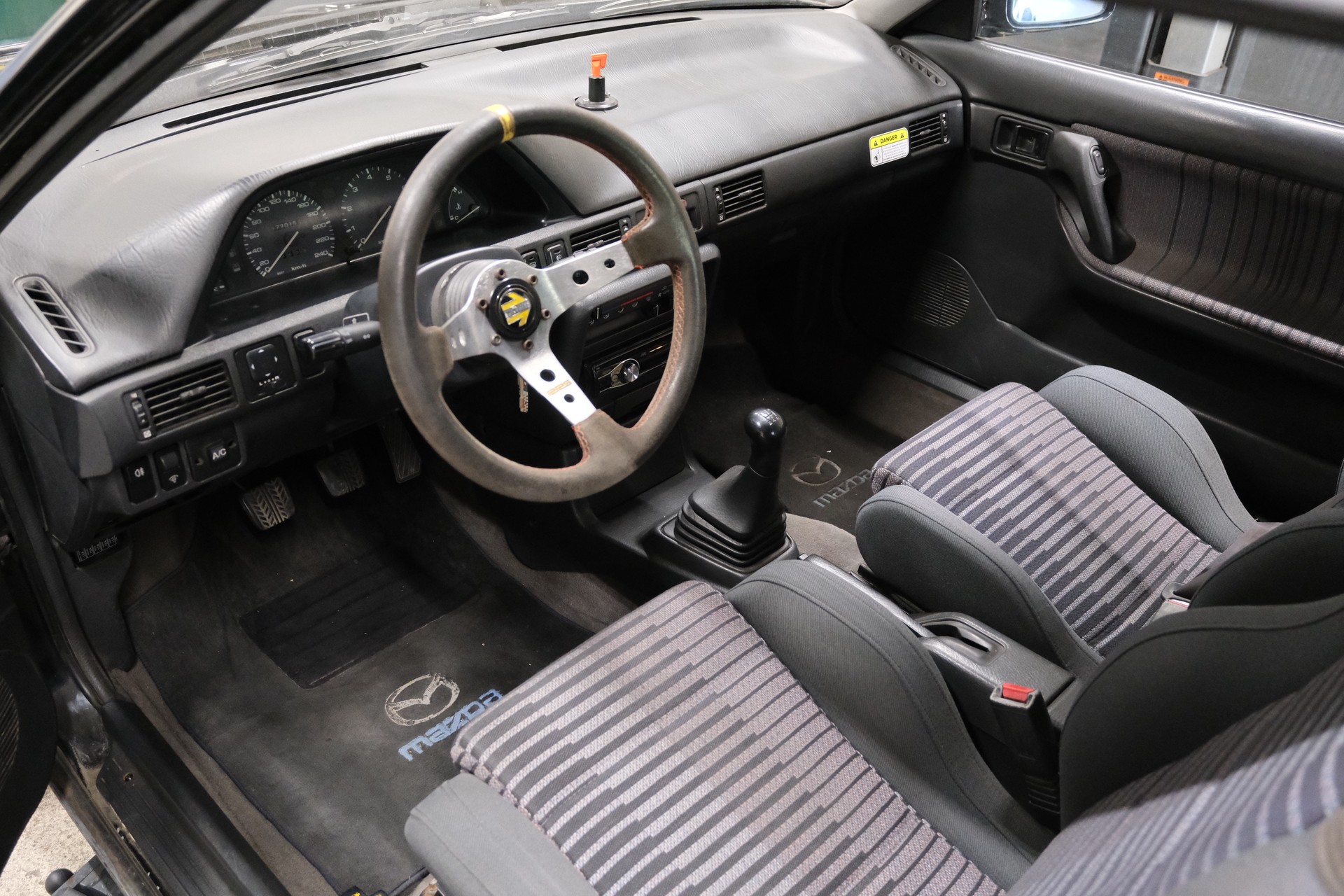 MAZDA 323 1.8i 16V GT-R 4WD-image-5