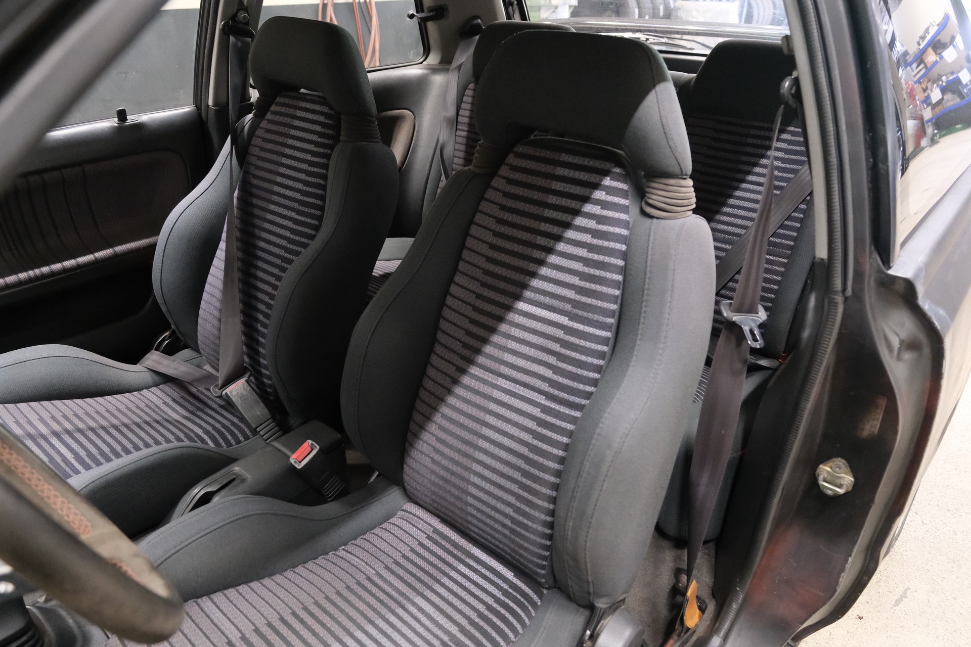 MAZDA 323 1.8i 16V GT-R 4WD-image-6
