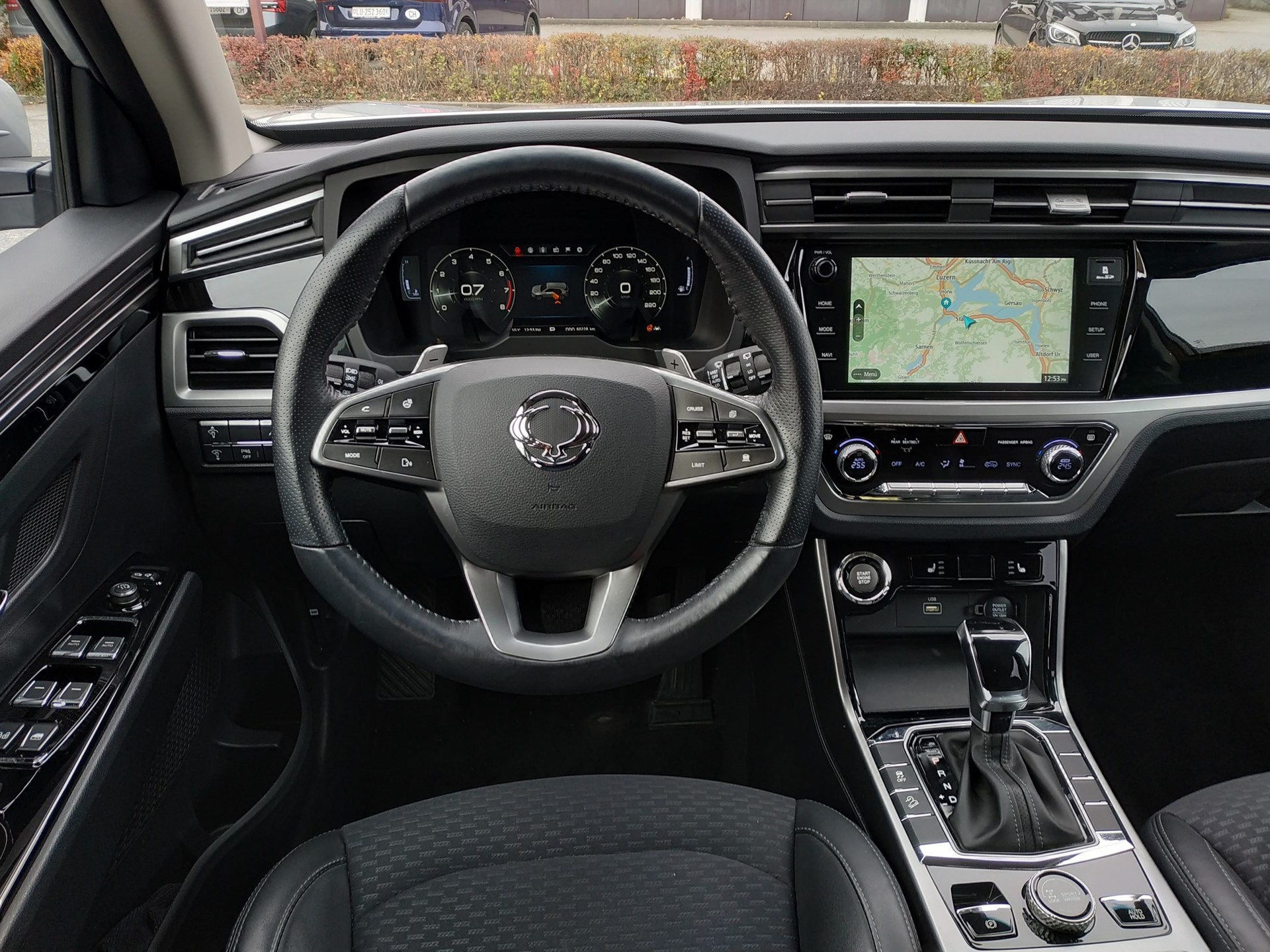 KGM-SsangYong Korando 1.5T GDI Onyx Plus 4WD Automat-image-10