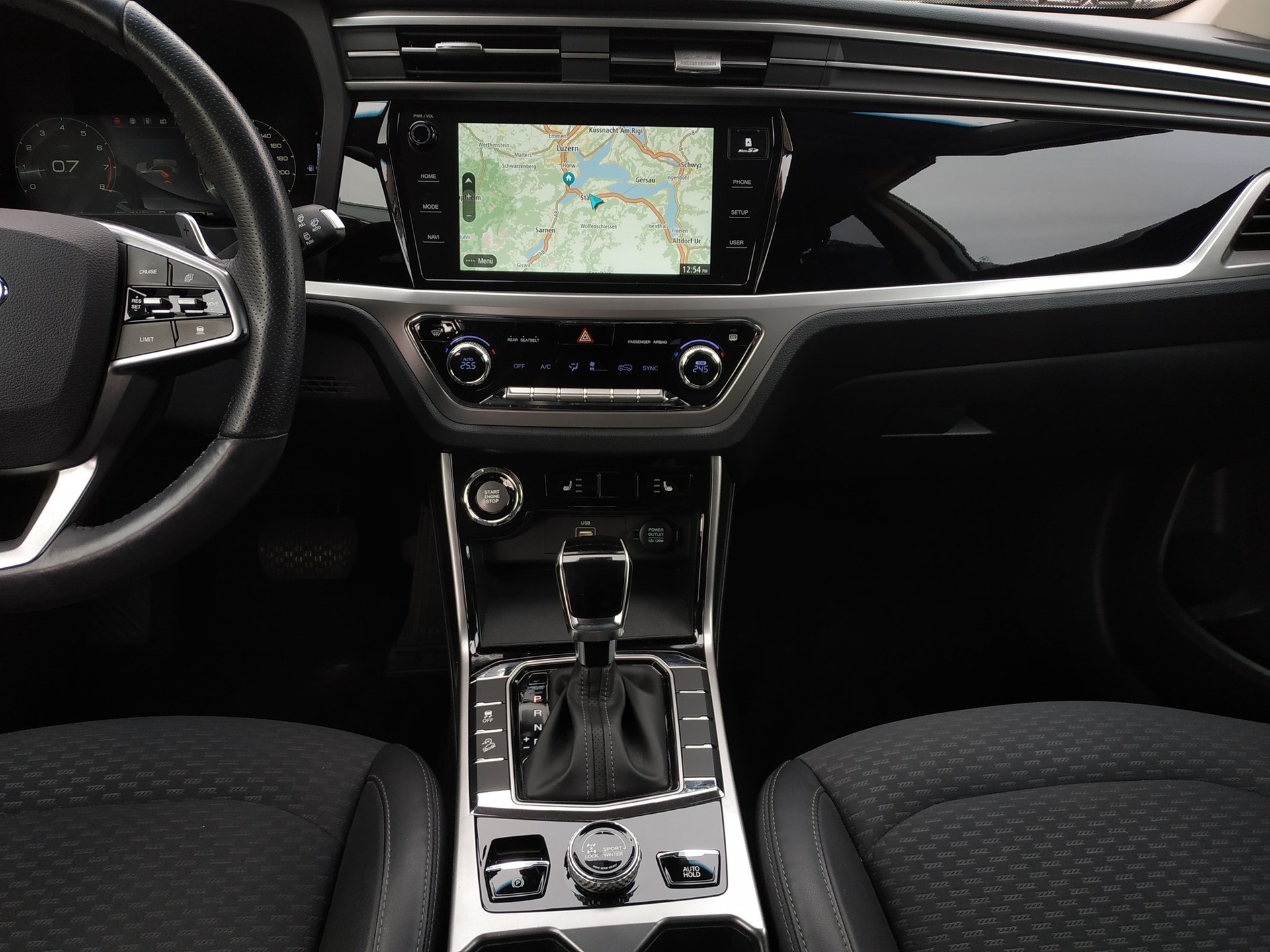 KGM-SsangYong Korando 1.5T GDI Onyx Plus 4WD Automat-image-13