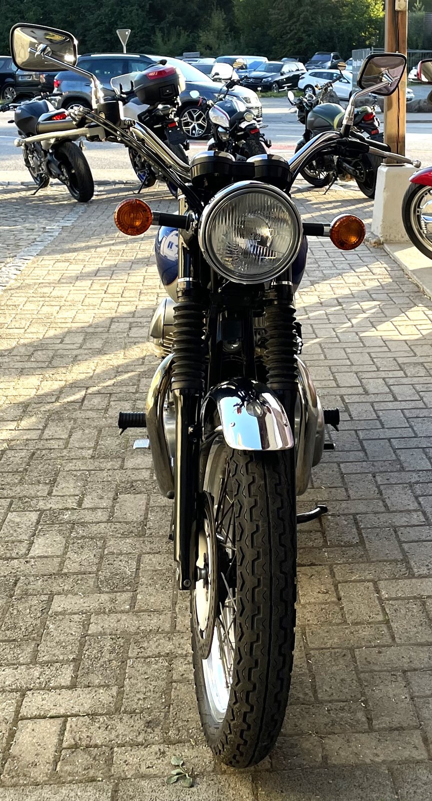 KAWASAKI W 650-showroom-element-2