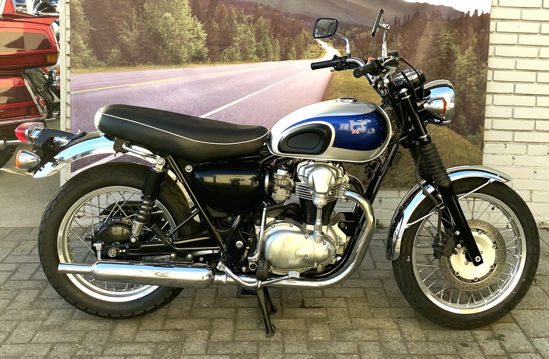 KAWASAKI W 650-showroom-element-1
