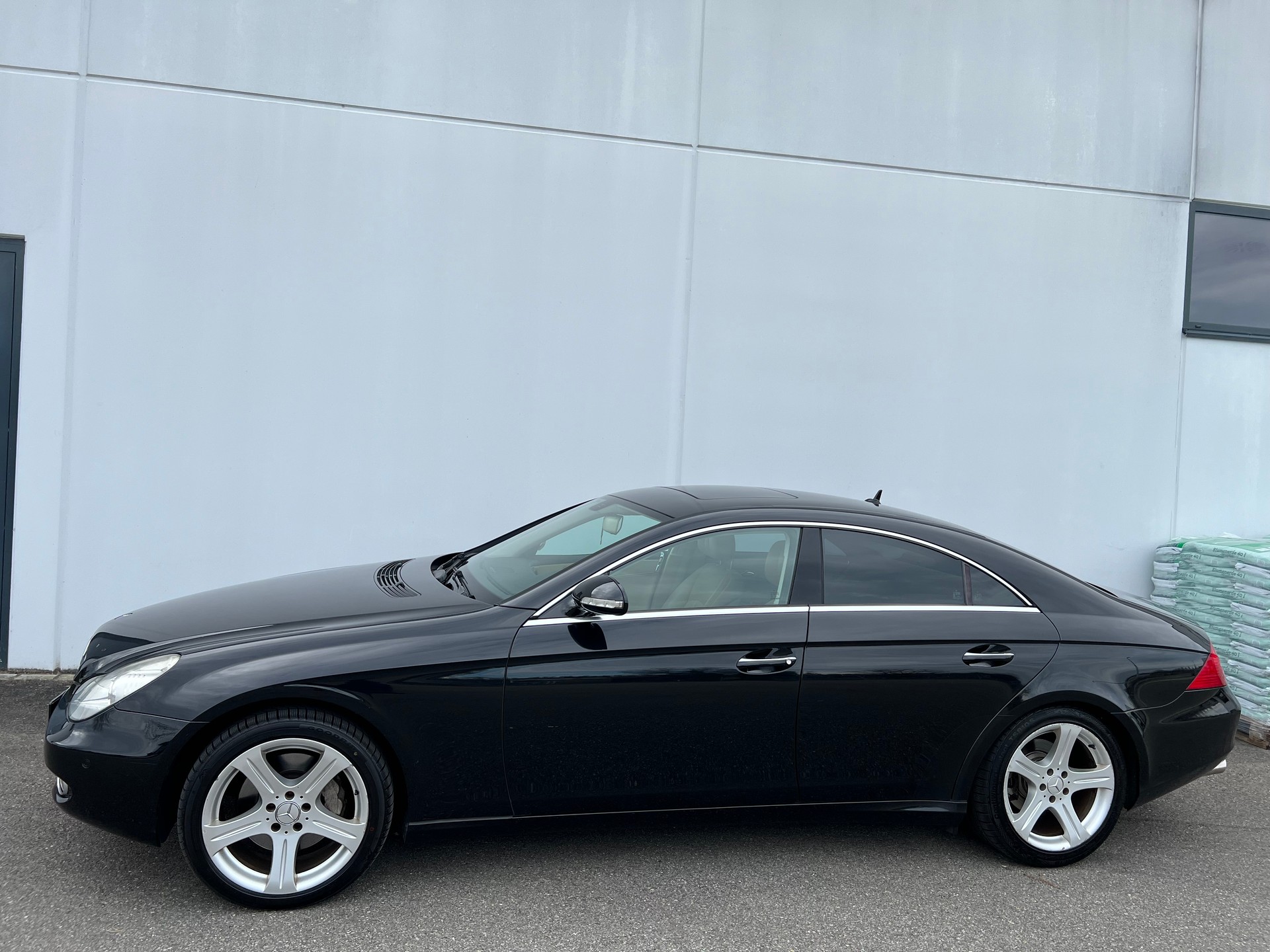 MERCEDES-BENZ CLS 350 CGI 7G-Tronic-image-2
