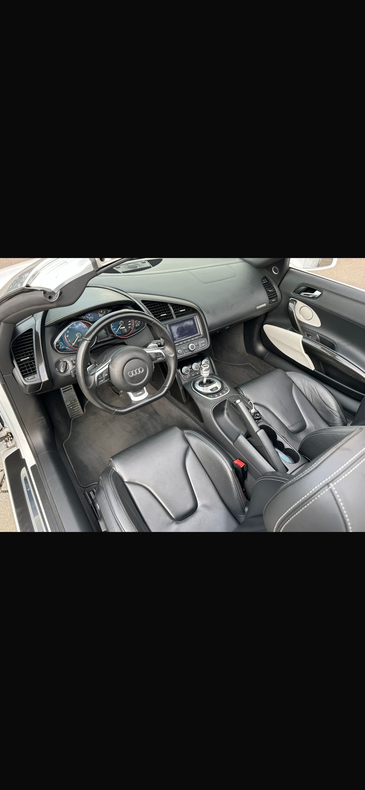 AUDI R8 Spyder 5.2 R-Tronic-image-6