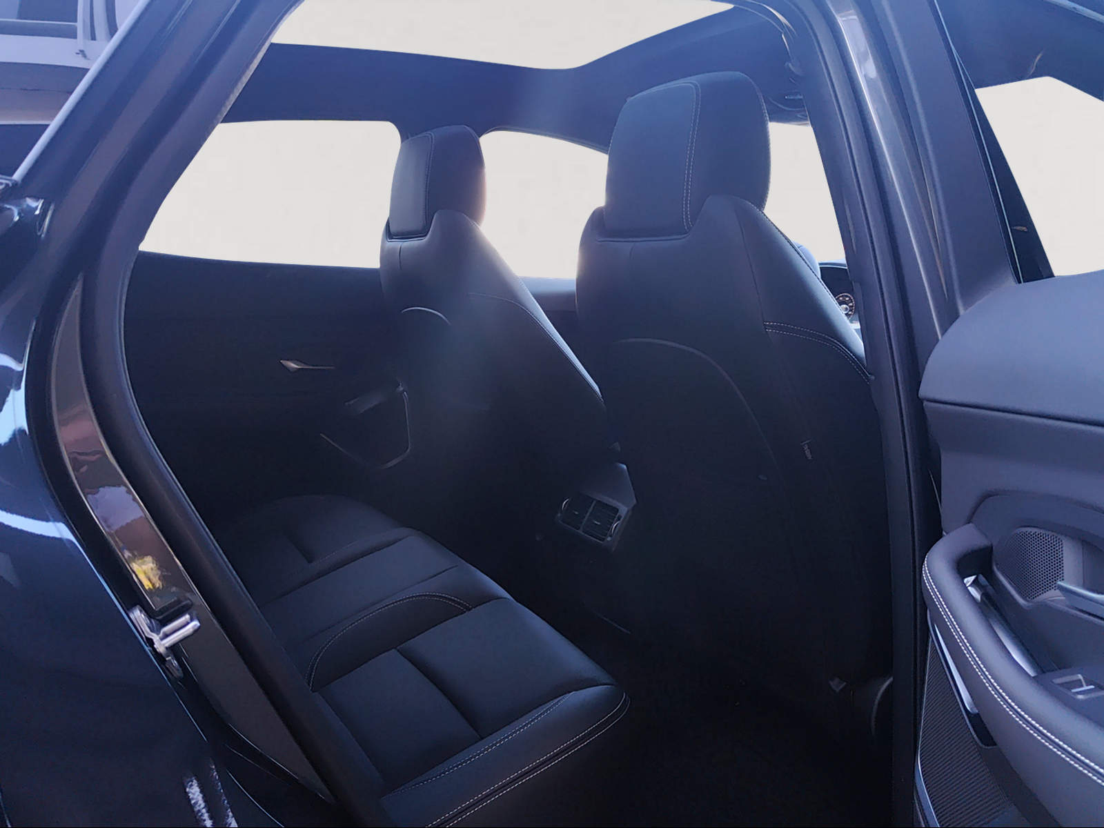 JAGUAR E-Pace 2.0 P250 R-Dynamic AWD SE-image-12
