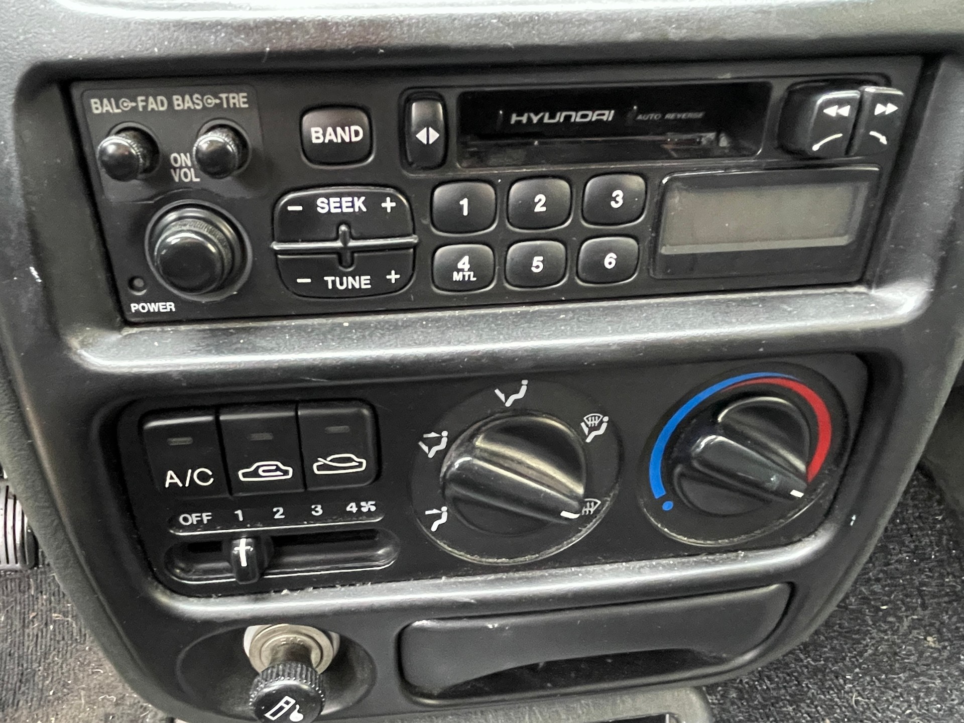HYUNDAI Accent 1.3 GLSi Coolstar-image-5