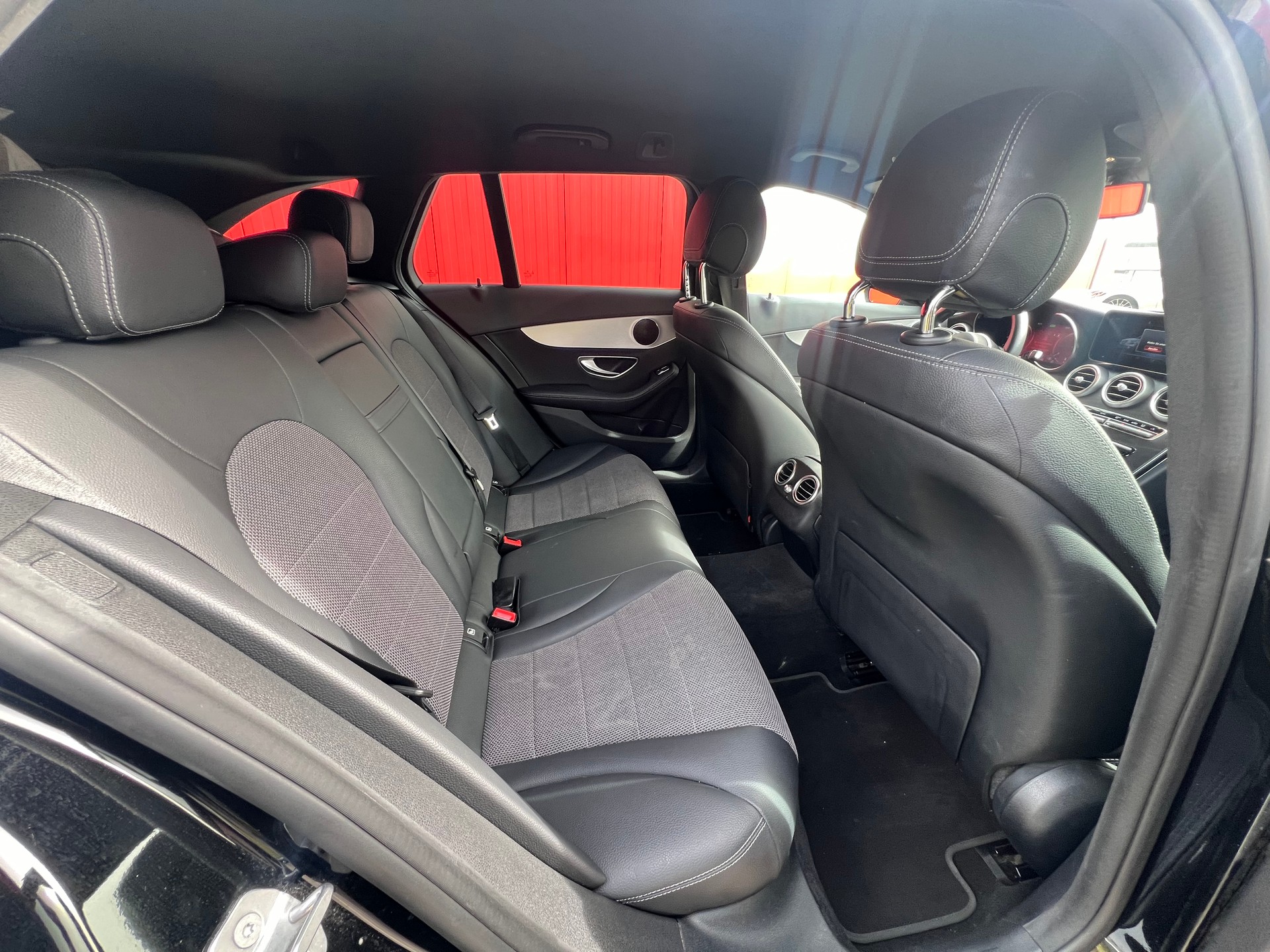 MERCEDES-BENZ C 200 Swiss Star Avantgarde 4M 9G-Tronic-image-7