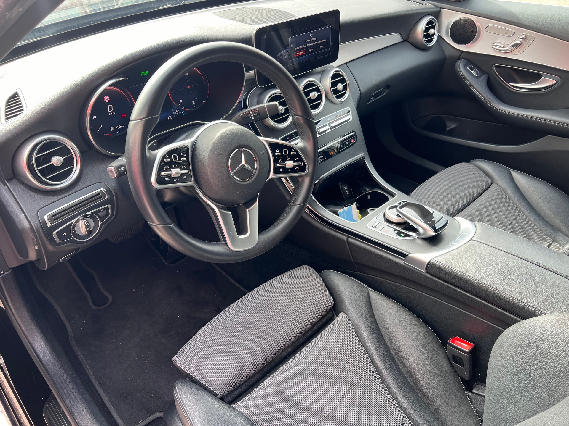 MERCEDES-BENZ C 200 Swiss Star Avantgarde 4M 9G-Tronic-image-9