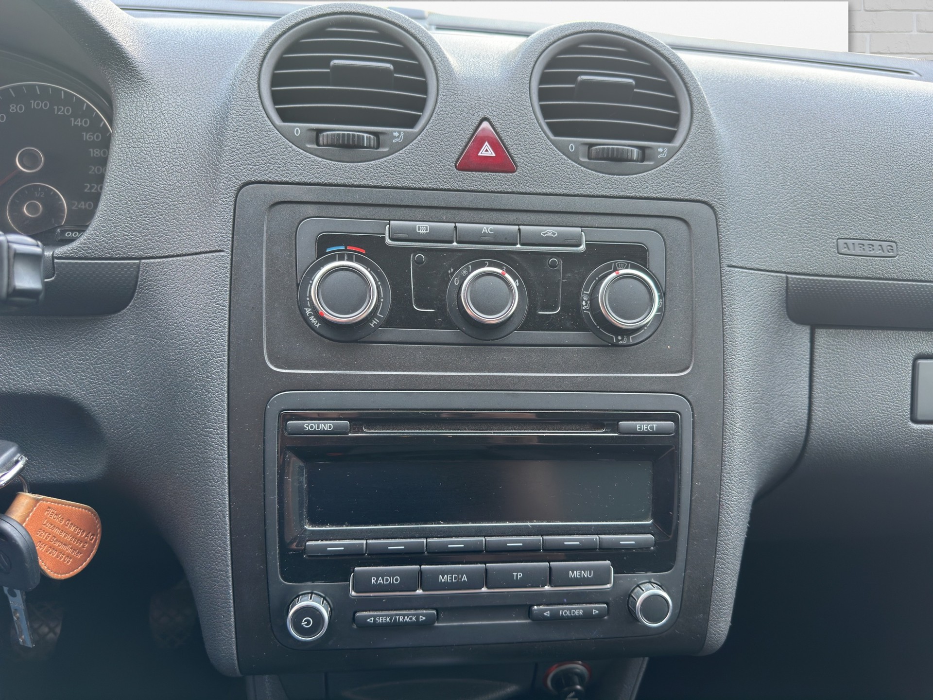 VW Caddy 2.0 TDI 4Motion Trendline-image-8