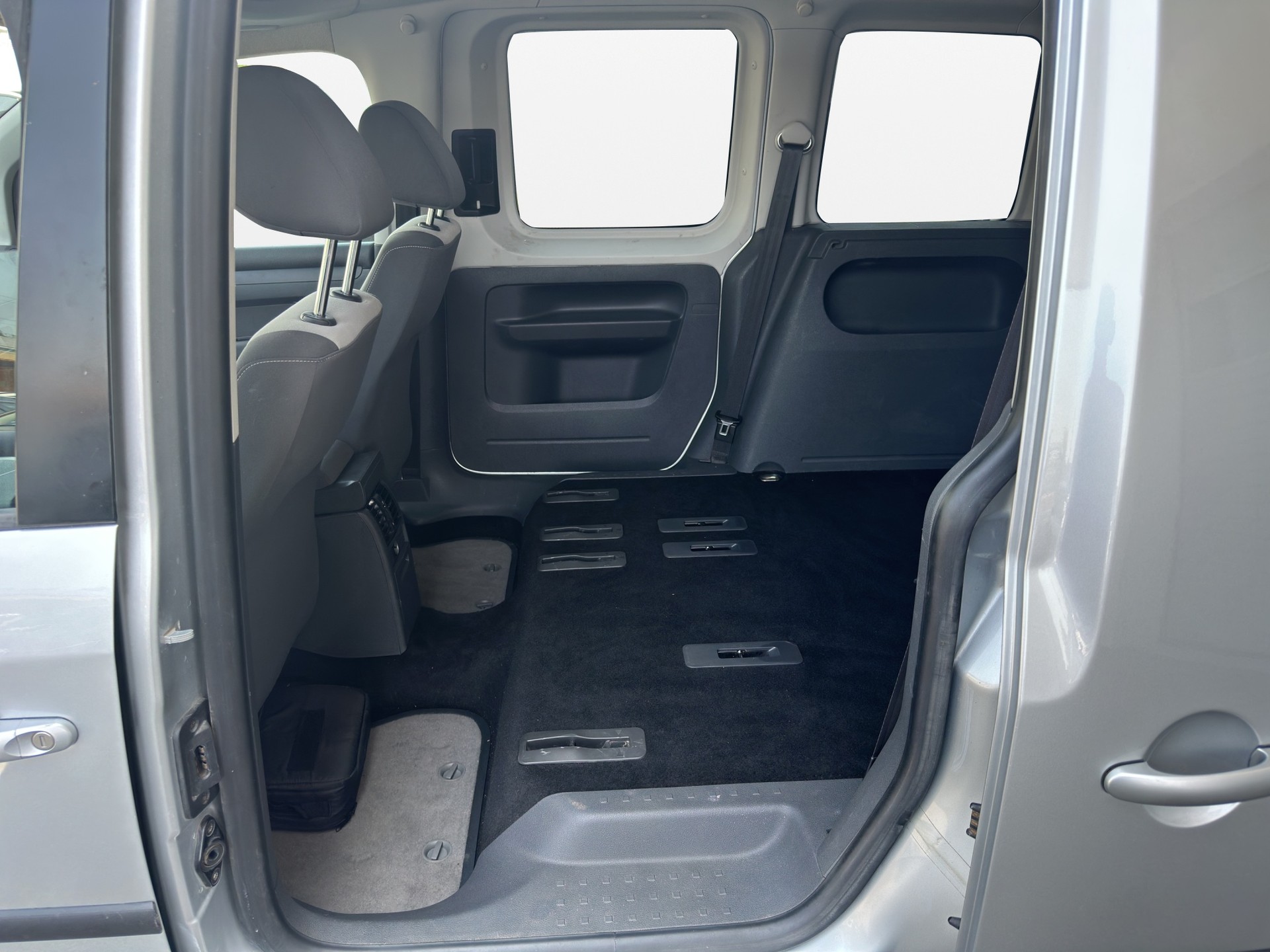 VW Caddy 2.0 TDI 4Motion Trendline-image-10