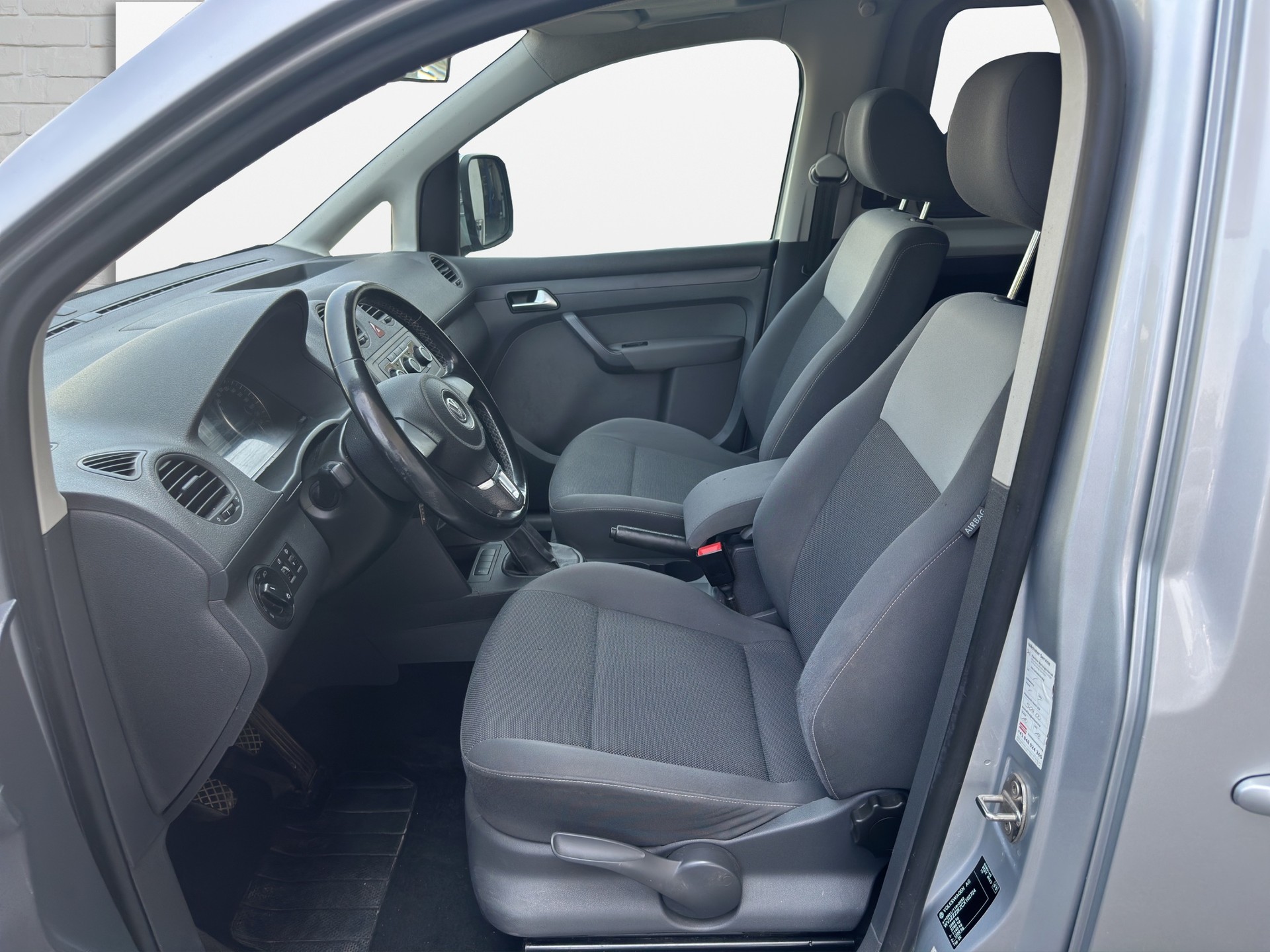 VW Caddy 2.0 TDI 4Motion Trendline-image-9