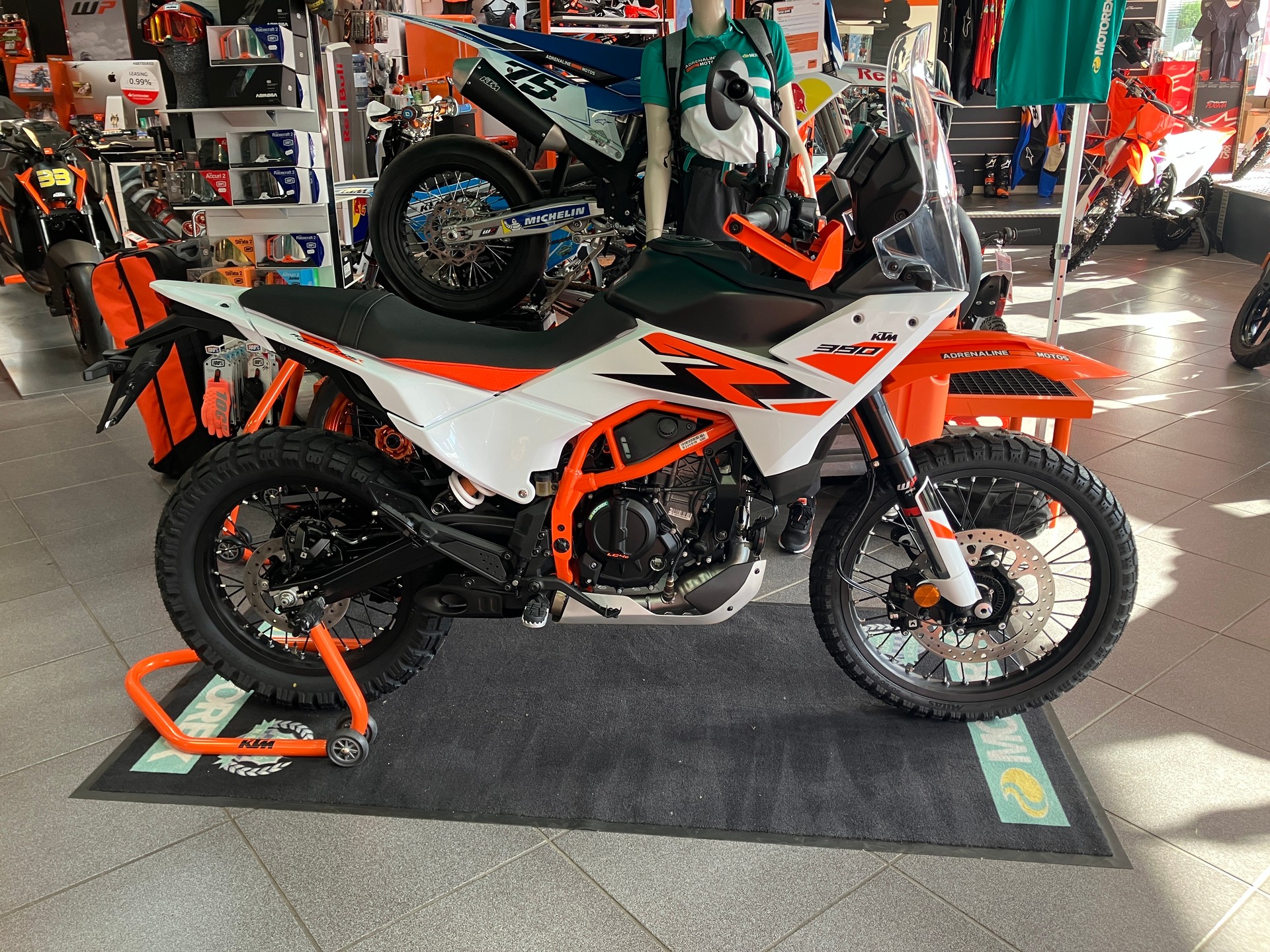 KTM 390 Adventure R-showroom-element-1