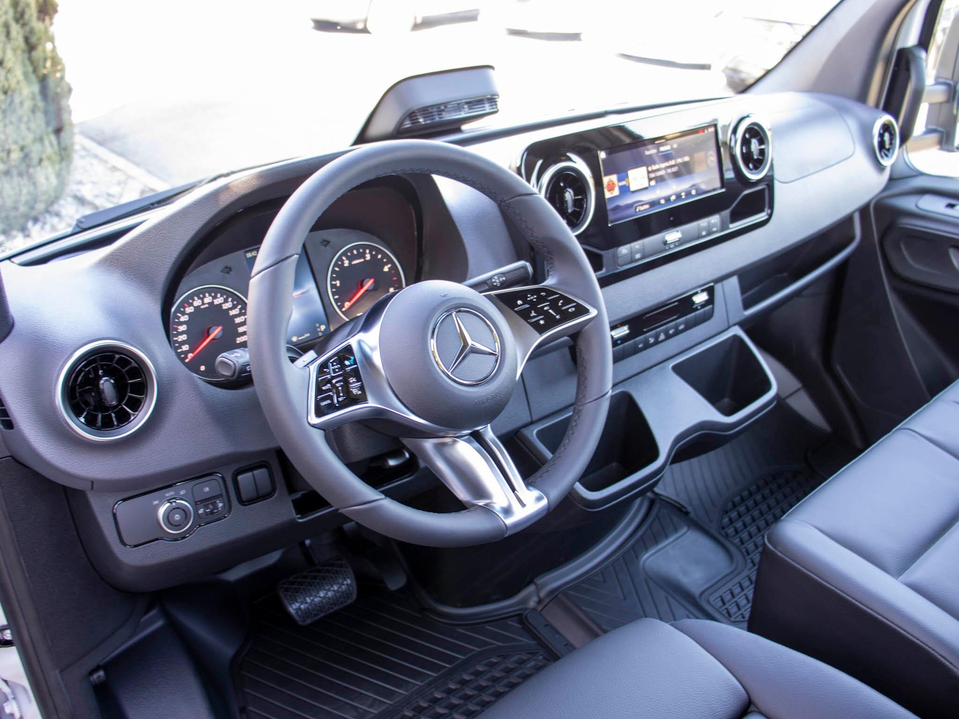 MERCEDES-BENZ Sprinter 317 CDI PRO CH Standard-image-6