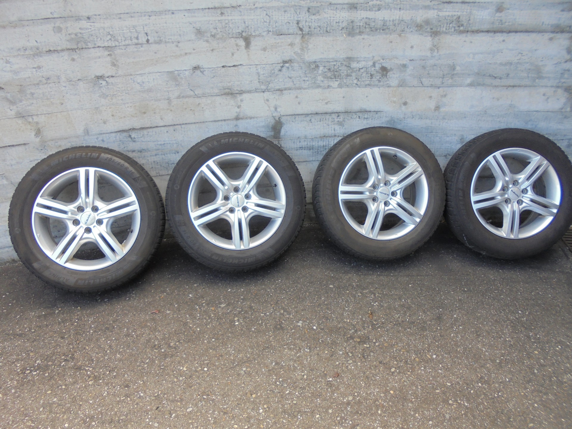 SUBARU Legacy 2.0i Swiss Special AWD Lineartronic-image-16