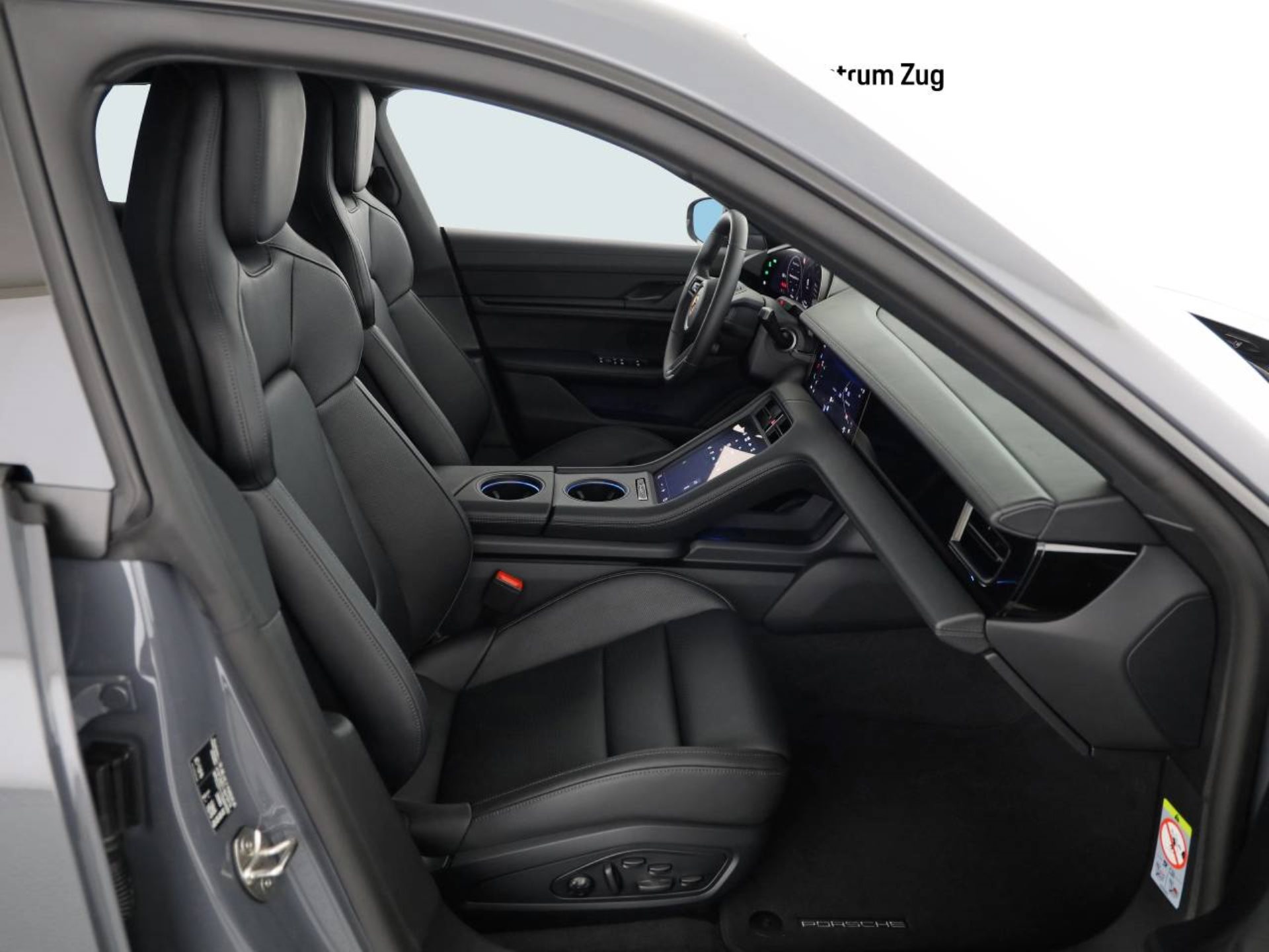 PORSCHE Taycan 4 Cross Turismo-image-9