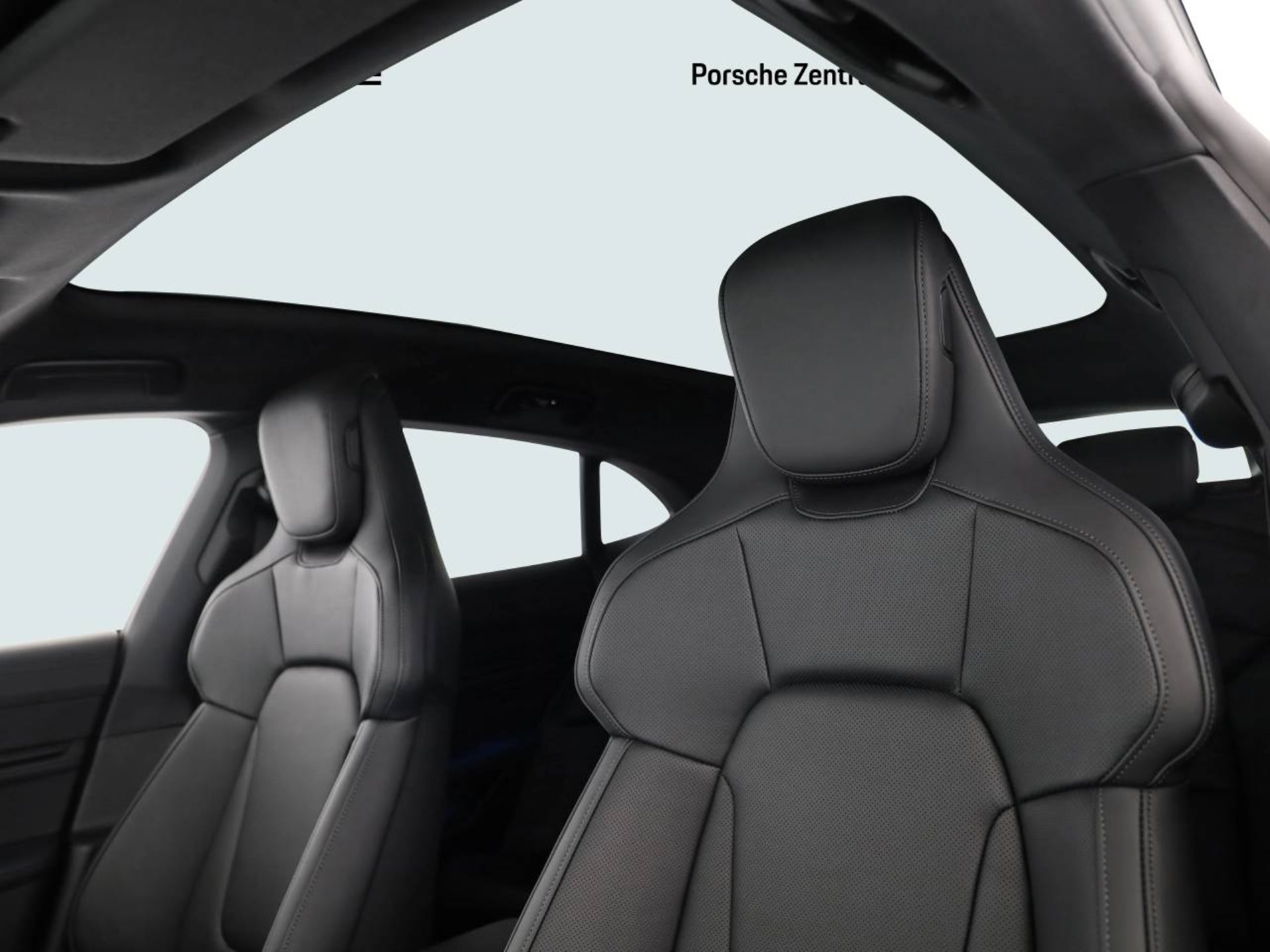 PORSCHE Taycan 4 Cross Turismo-image-11
