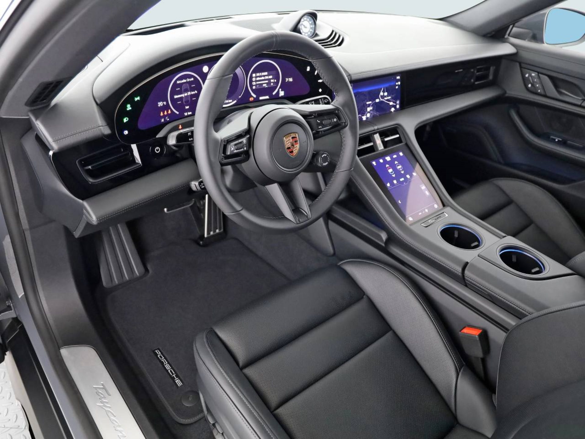 PORSCHE Taycan 4 Cross Turismo-image-3
