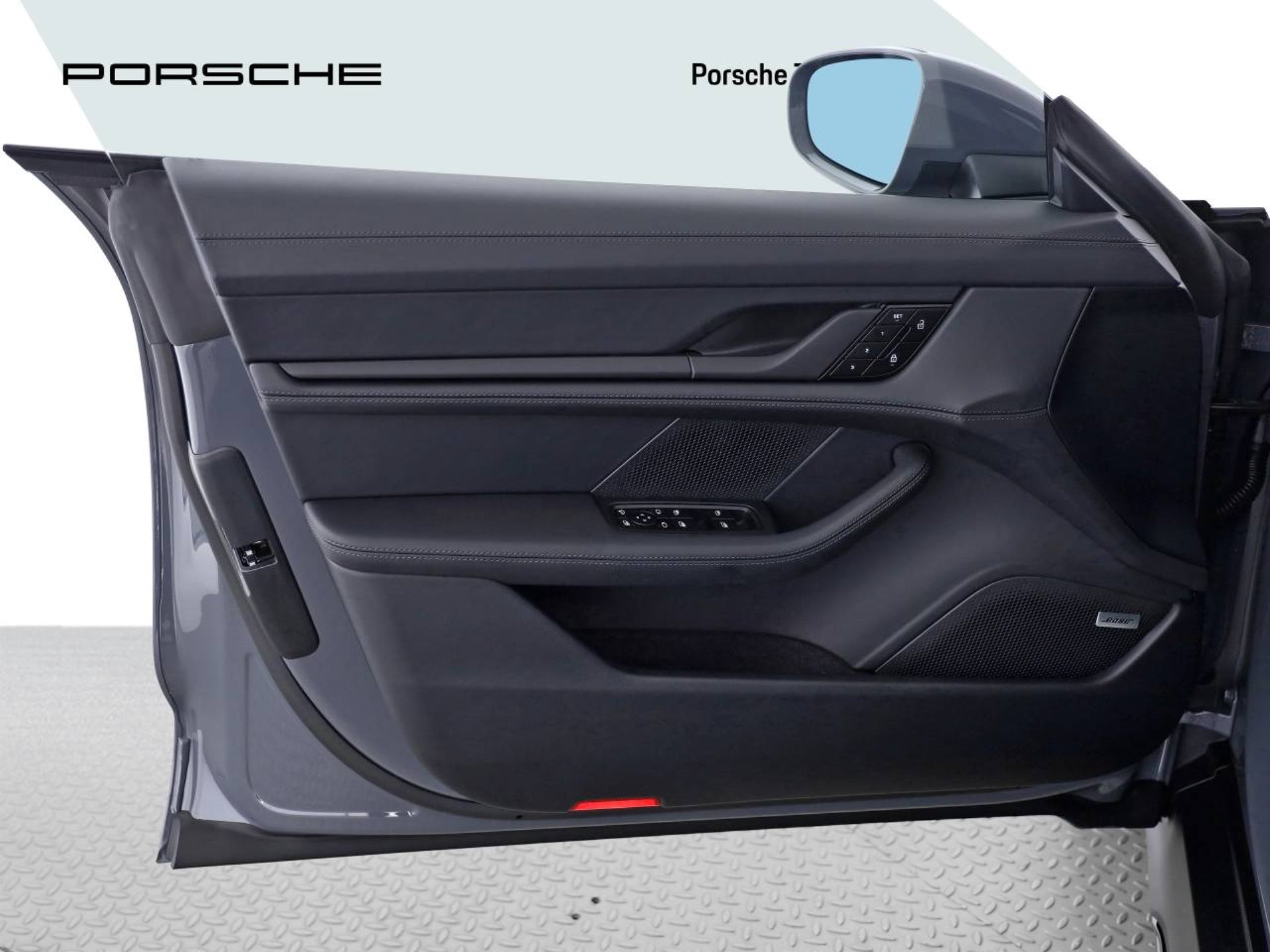PORSCHE Taycan 4 Cross Turismo-image-12