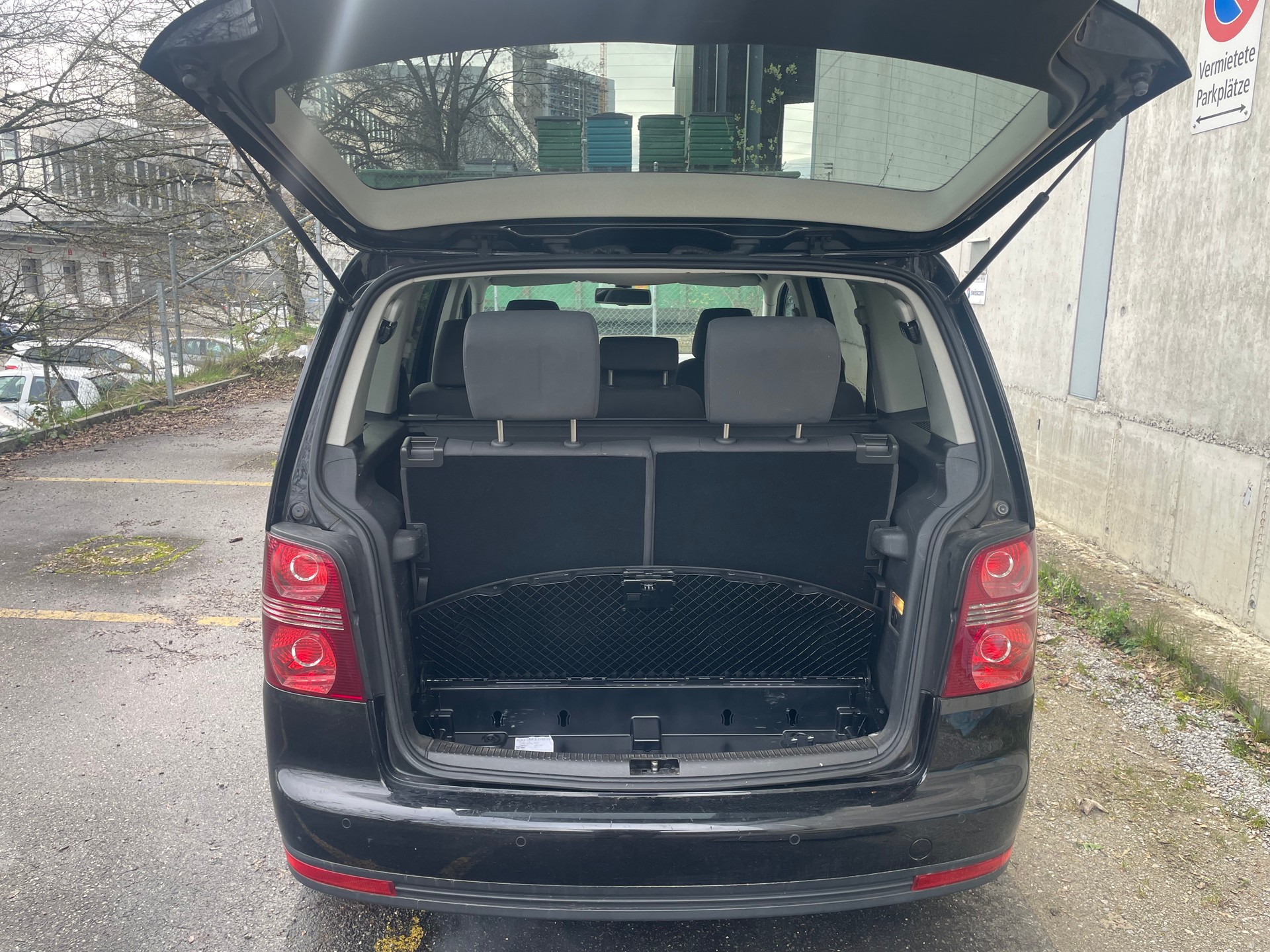 VW Touran 1.4 TSI Trendline-image-10