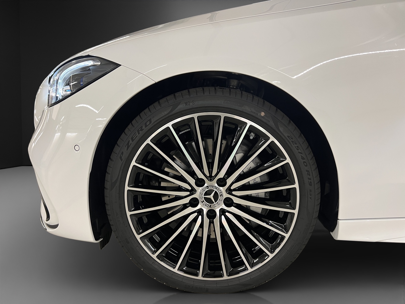 MERCEDES-BENZ C 300 4 Matic-image-15