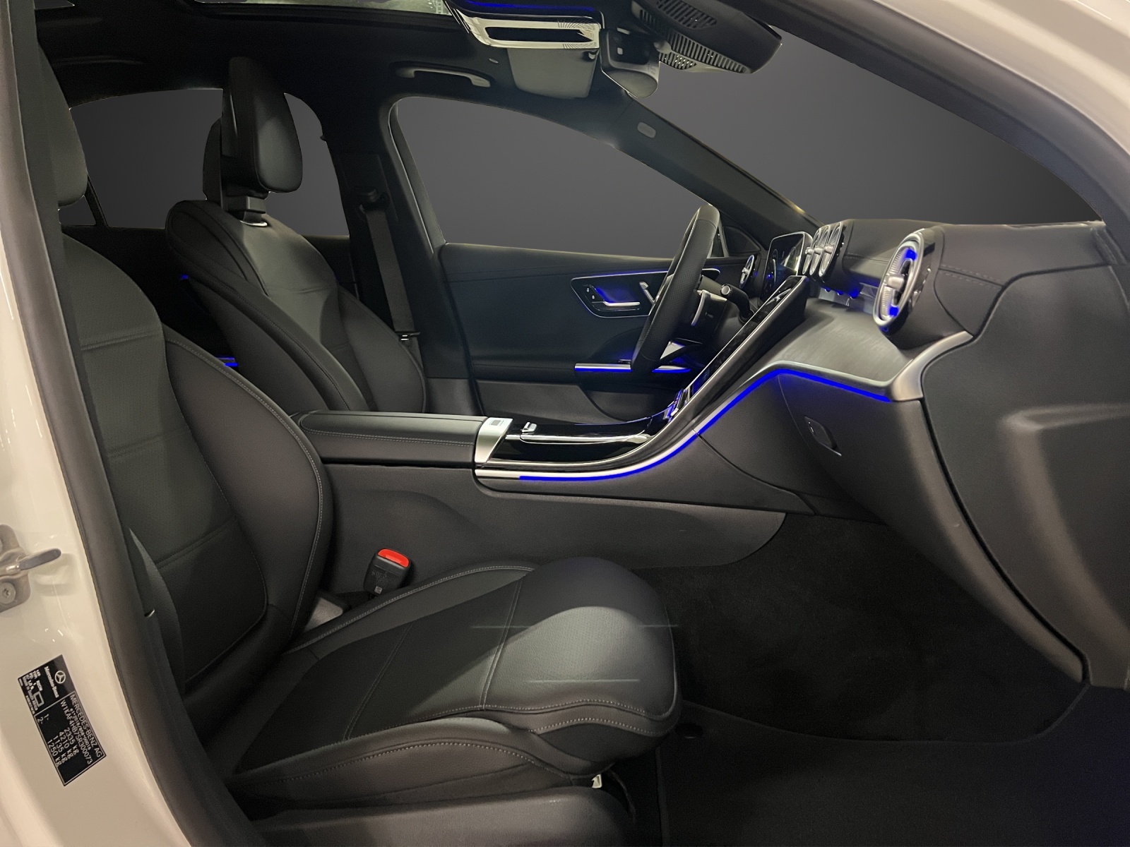 MERCEDES-BENZ C 300 4 Matic-image-12