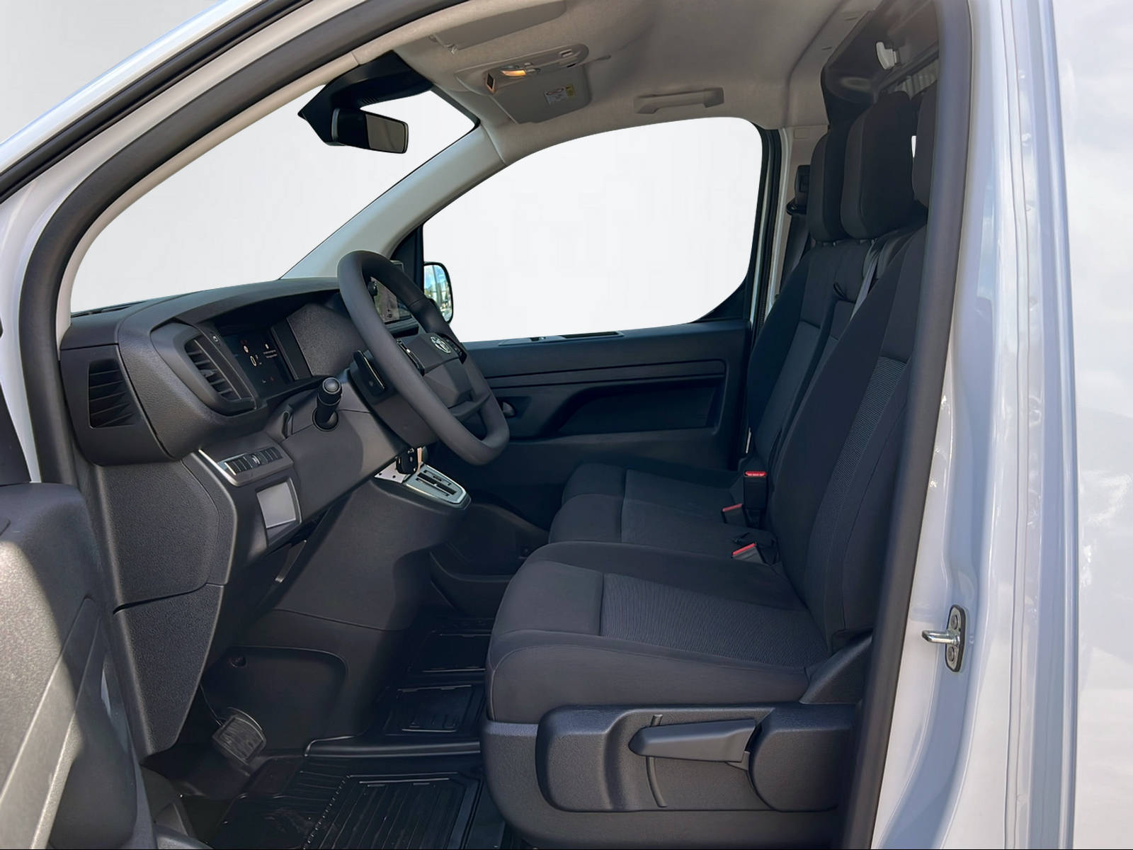 TOYOTA PROACE Van L1 2.0 D Advanced-image-10