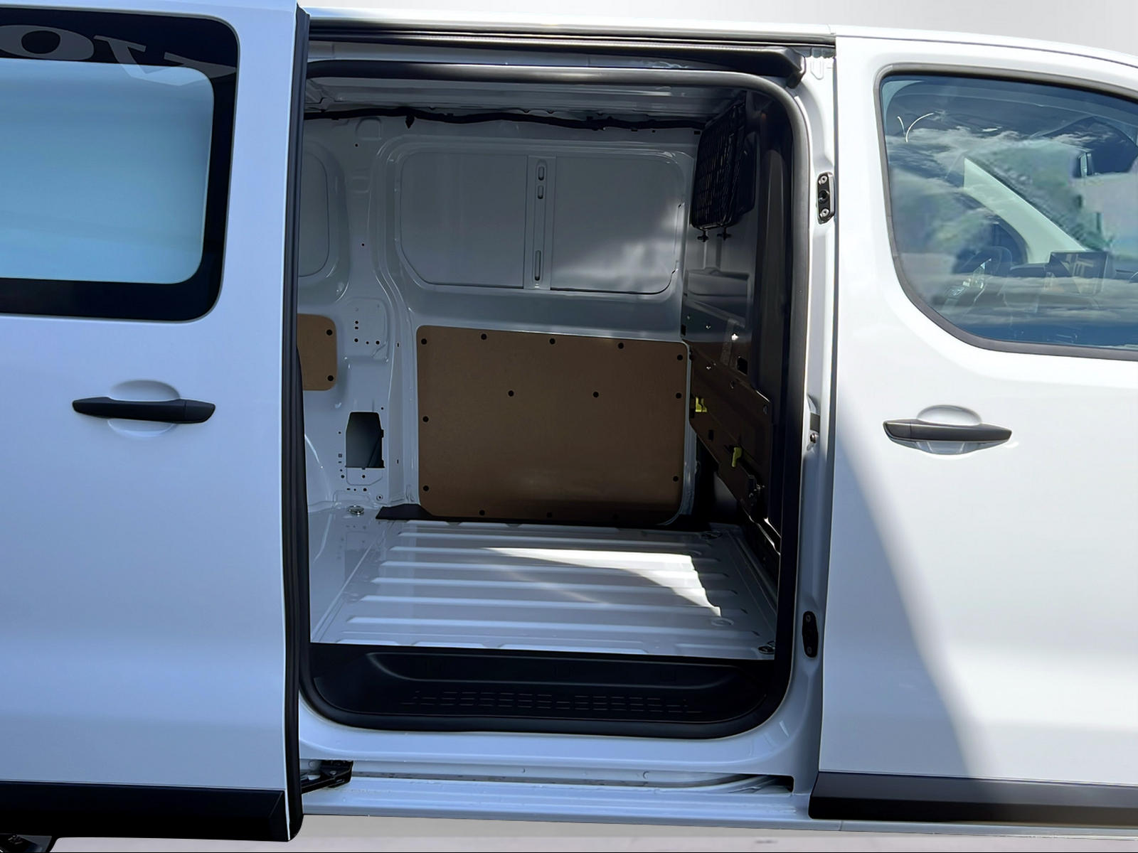 TOYOTA PROACE Van L1 2.0 D Advanced-image-11