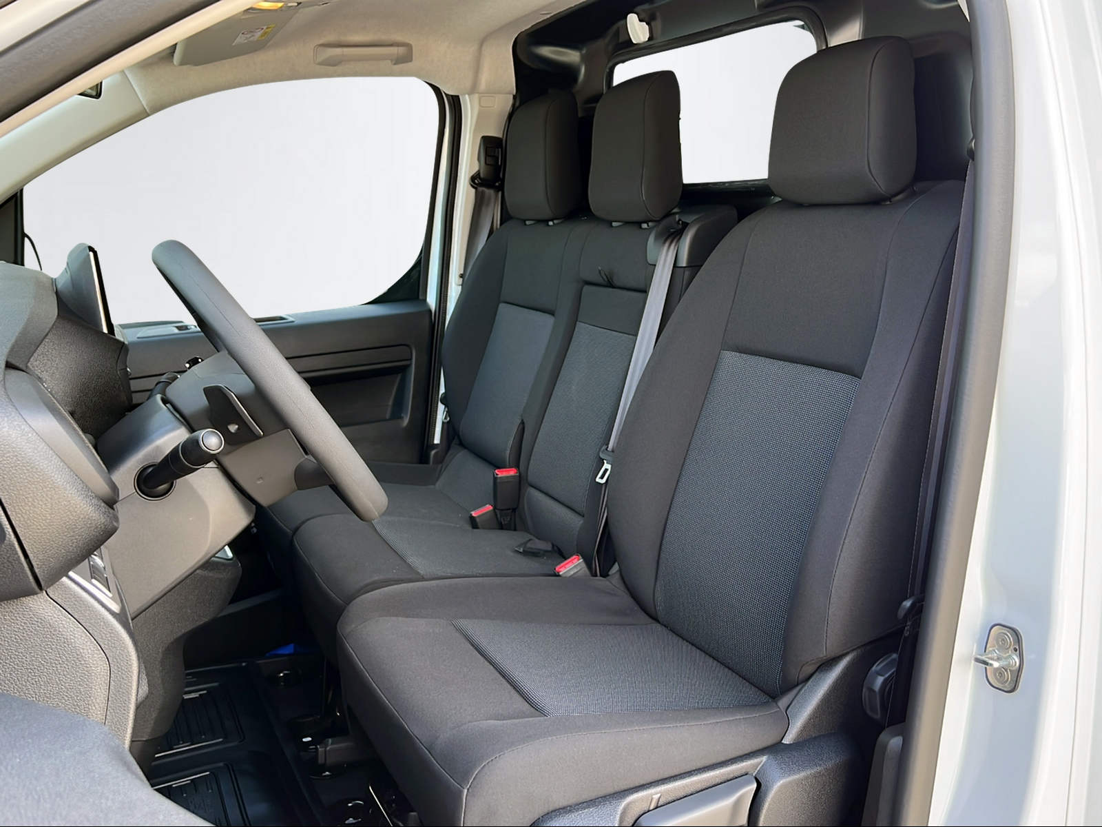 TOYOTA PROACE Van L1 2.0 D Advanced-image-14
