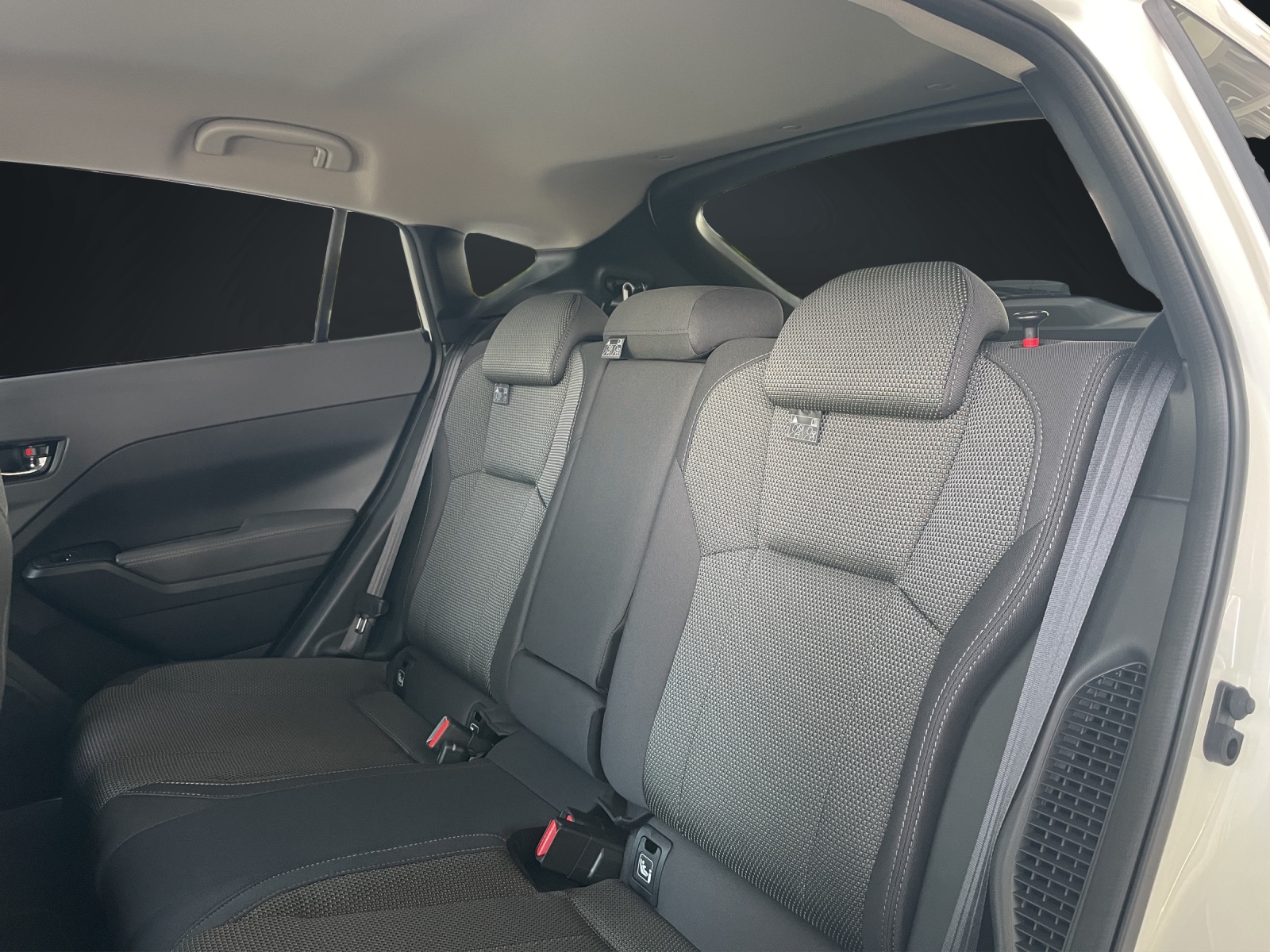 SUBARU Crosstrek 2.0i e-Boxer Passion-image-8