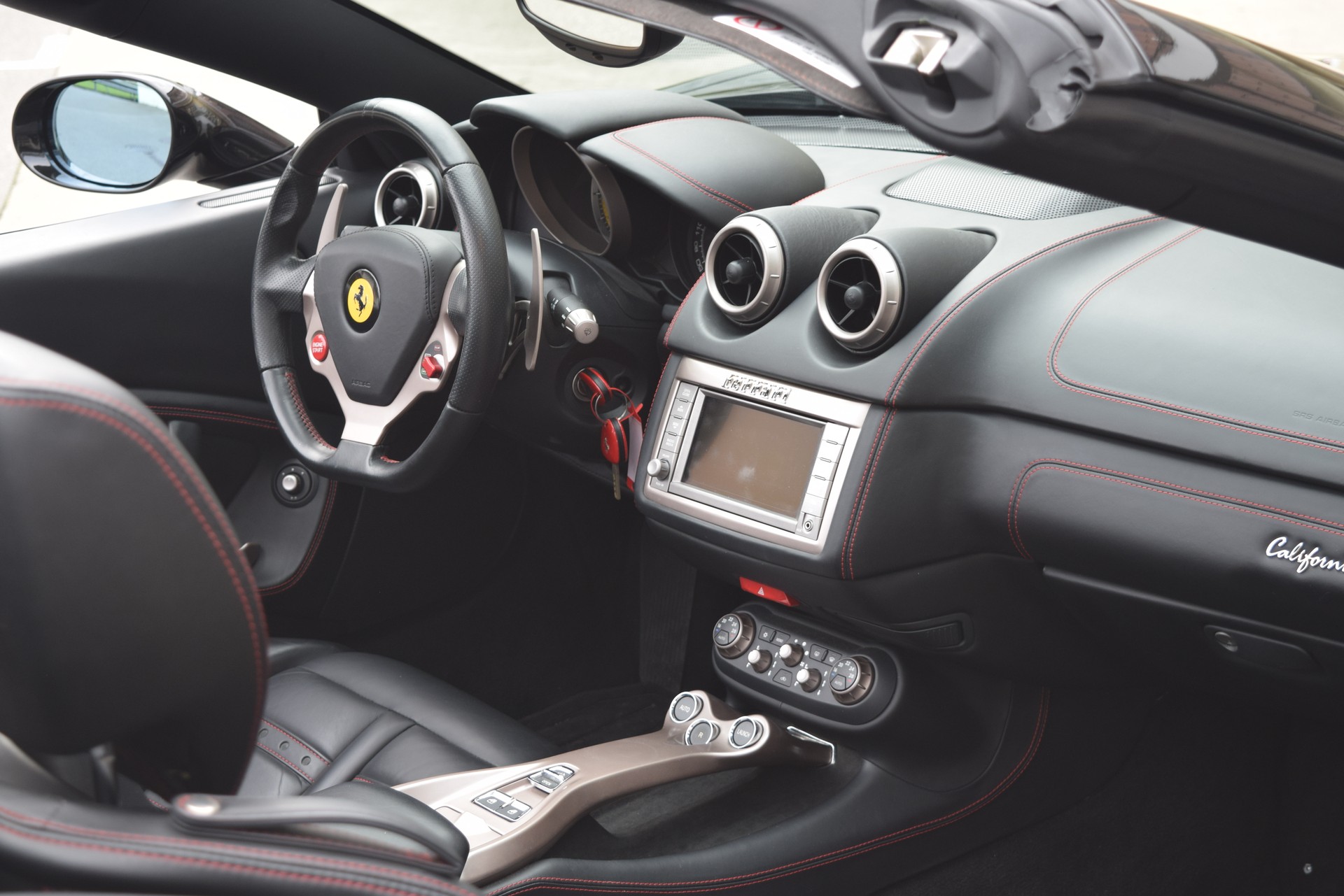 FERRARI California 4.3 V8-image-13