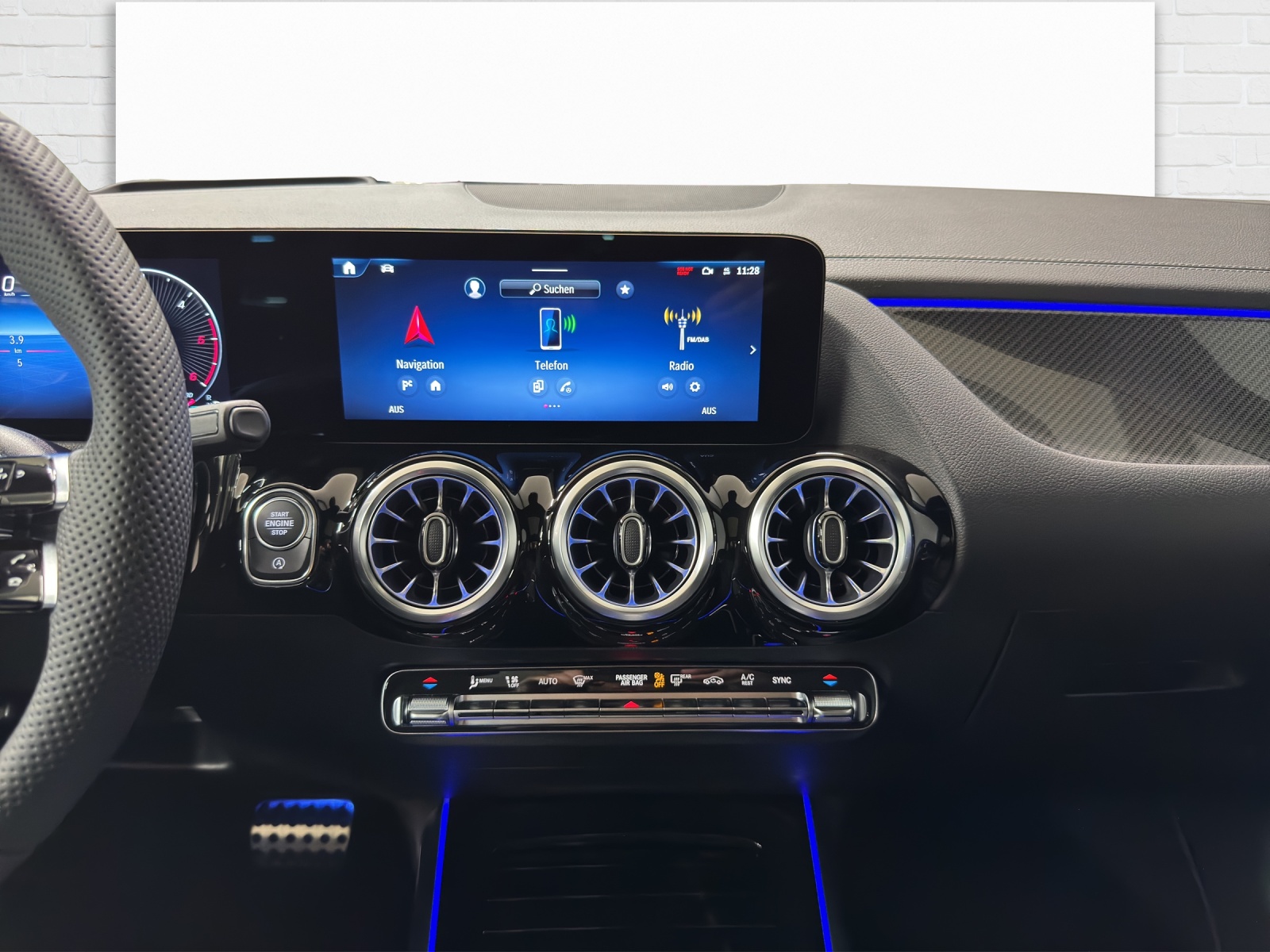 MERCEDES-BENZ GLA 220 d AMG Line 4Matic Swiss Star-image-8