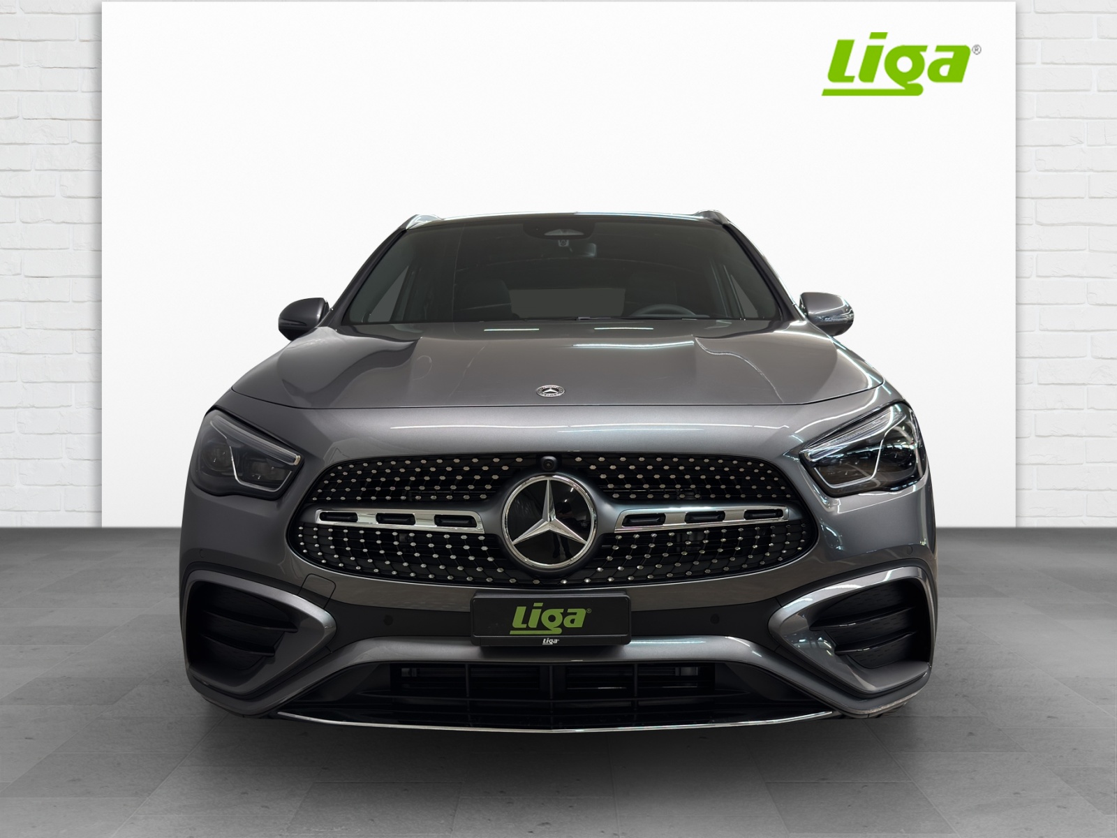 MERCEDES-BENZ GLA 220 d AMG Line 4Matic Swiss Star-image-2