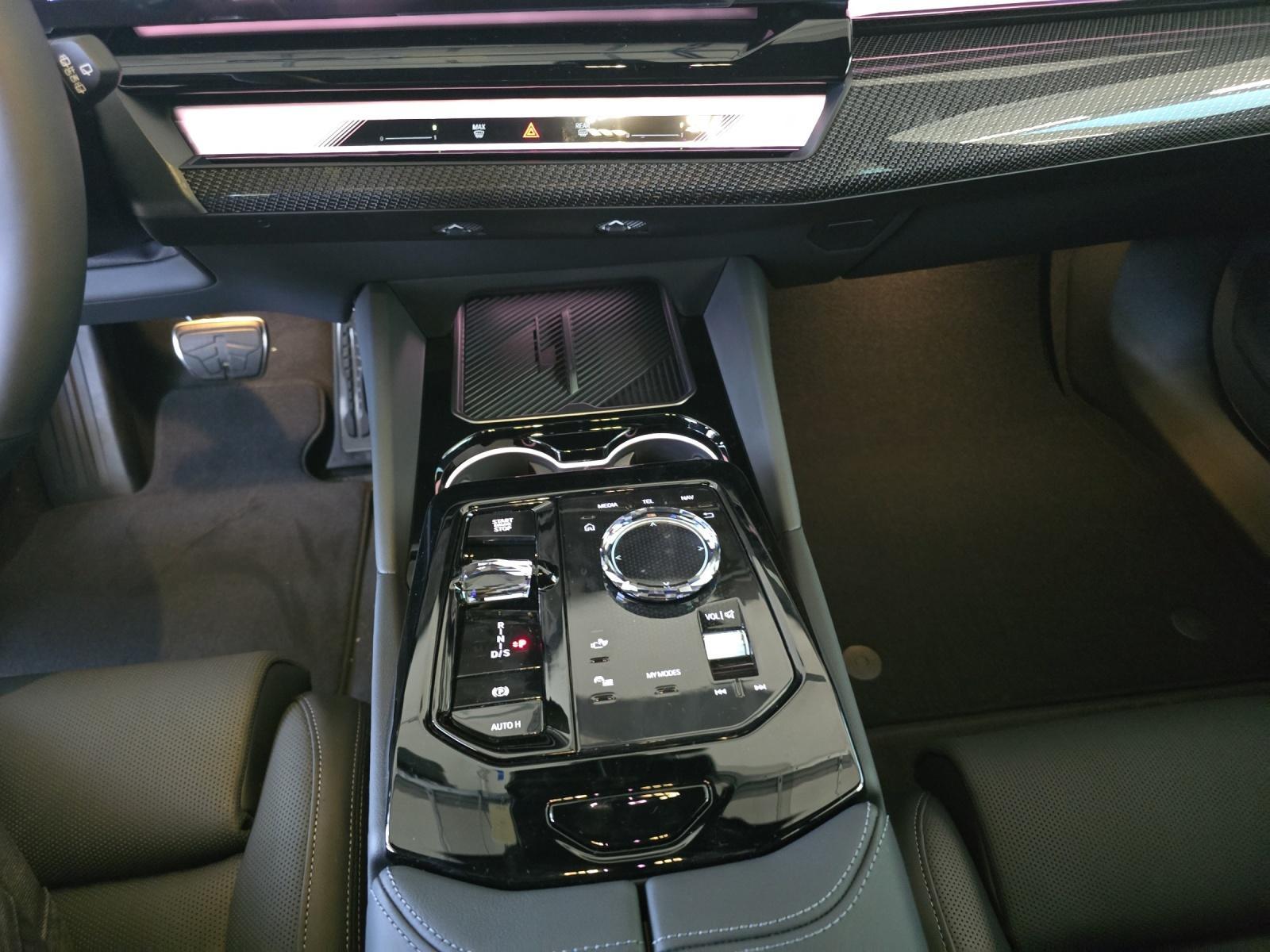 BMW 540d xDrive 48V Touring M Sport Pro Steptronic-image-13