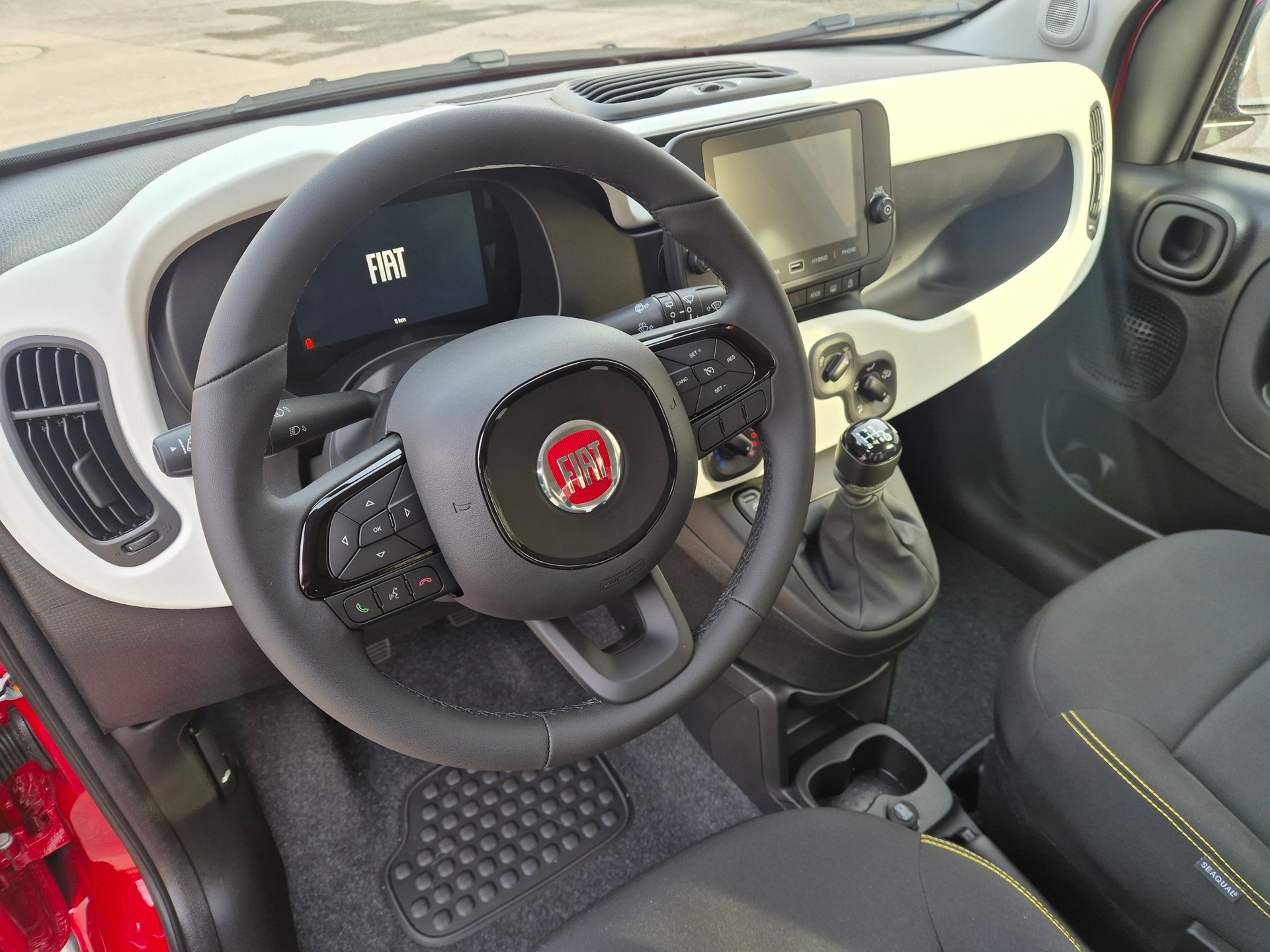 FIAT Panda 1.0 MHEV Cross-image-8