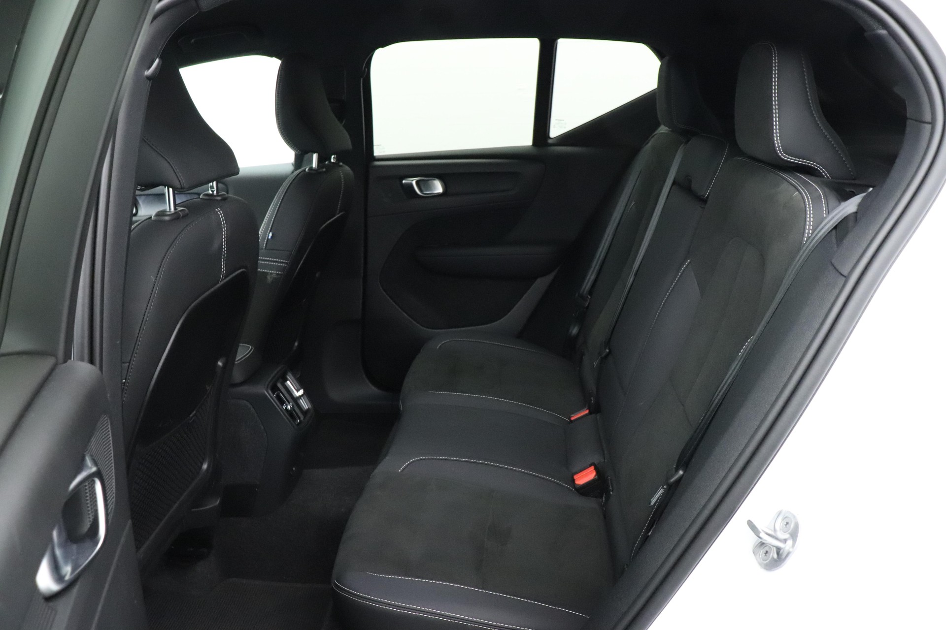 VOLVO EX40 Twin XCENTRIC Edition AWD-image-8