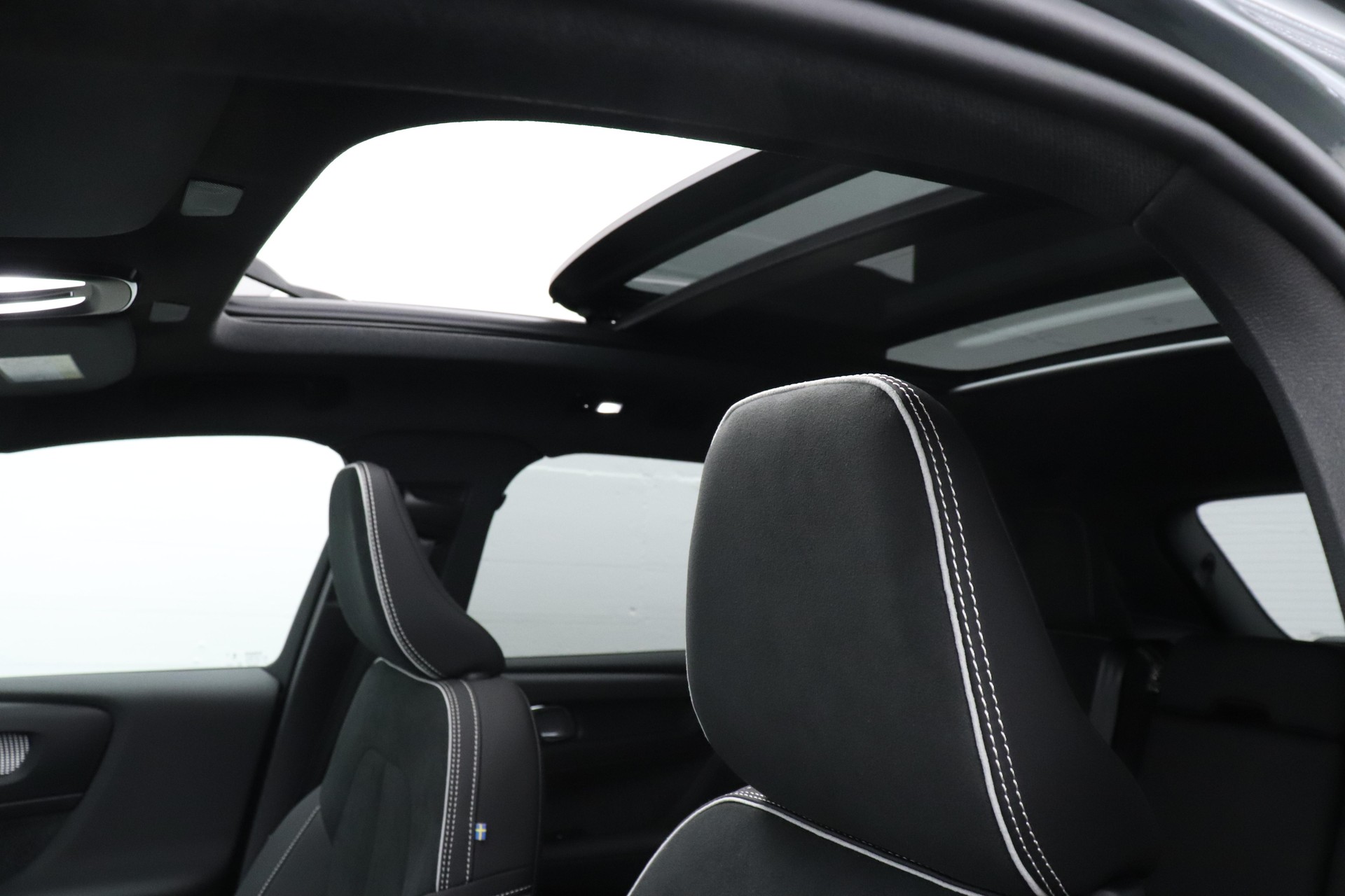 VOLVO EX40 Twin XCENTRIC Edition AWD-image-9