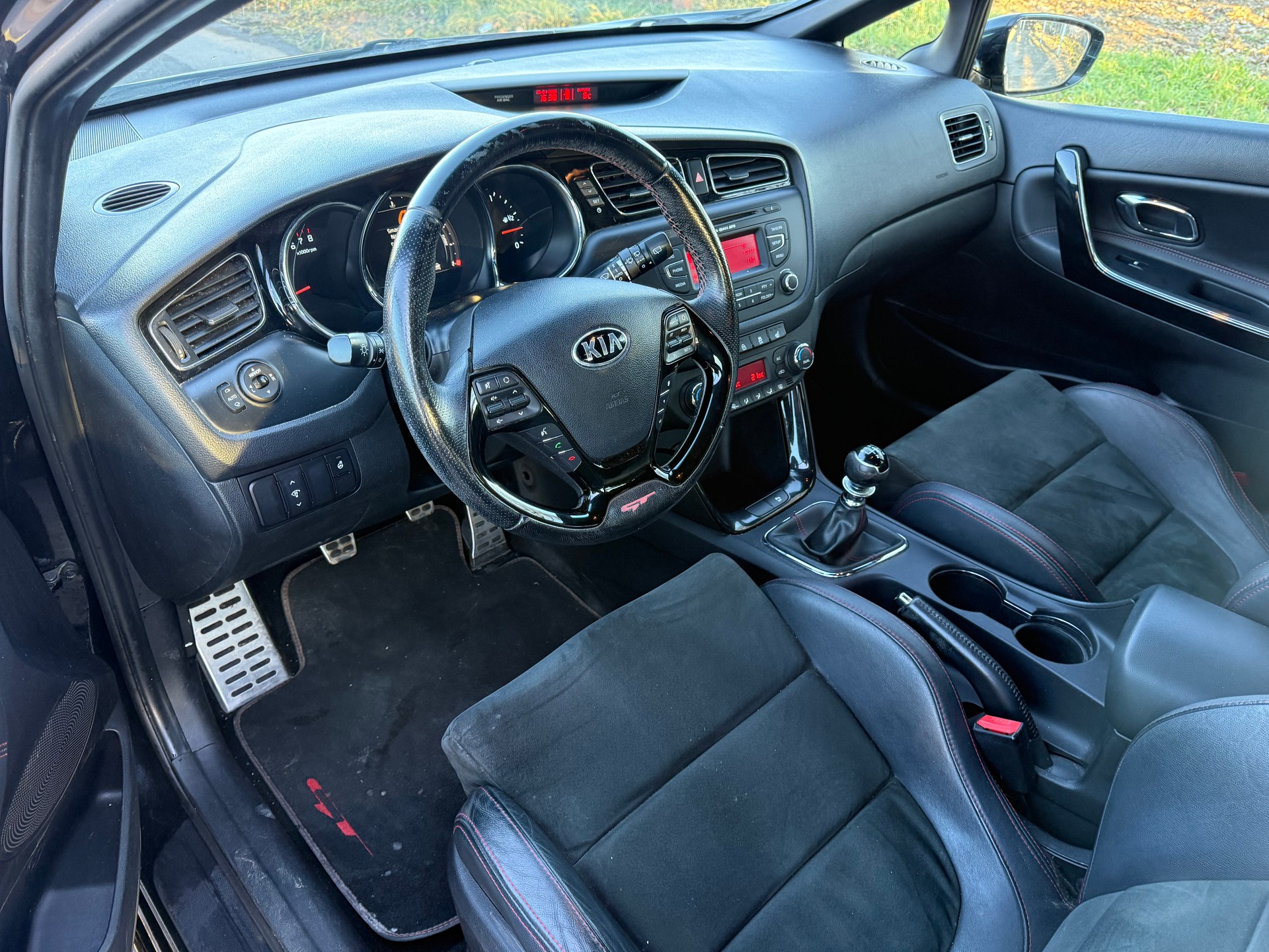 KIA Cee'd 1.6 GDi Turbo GT-image-9