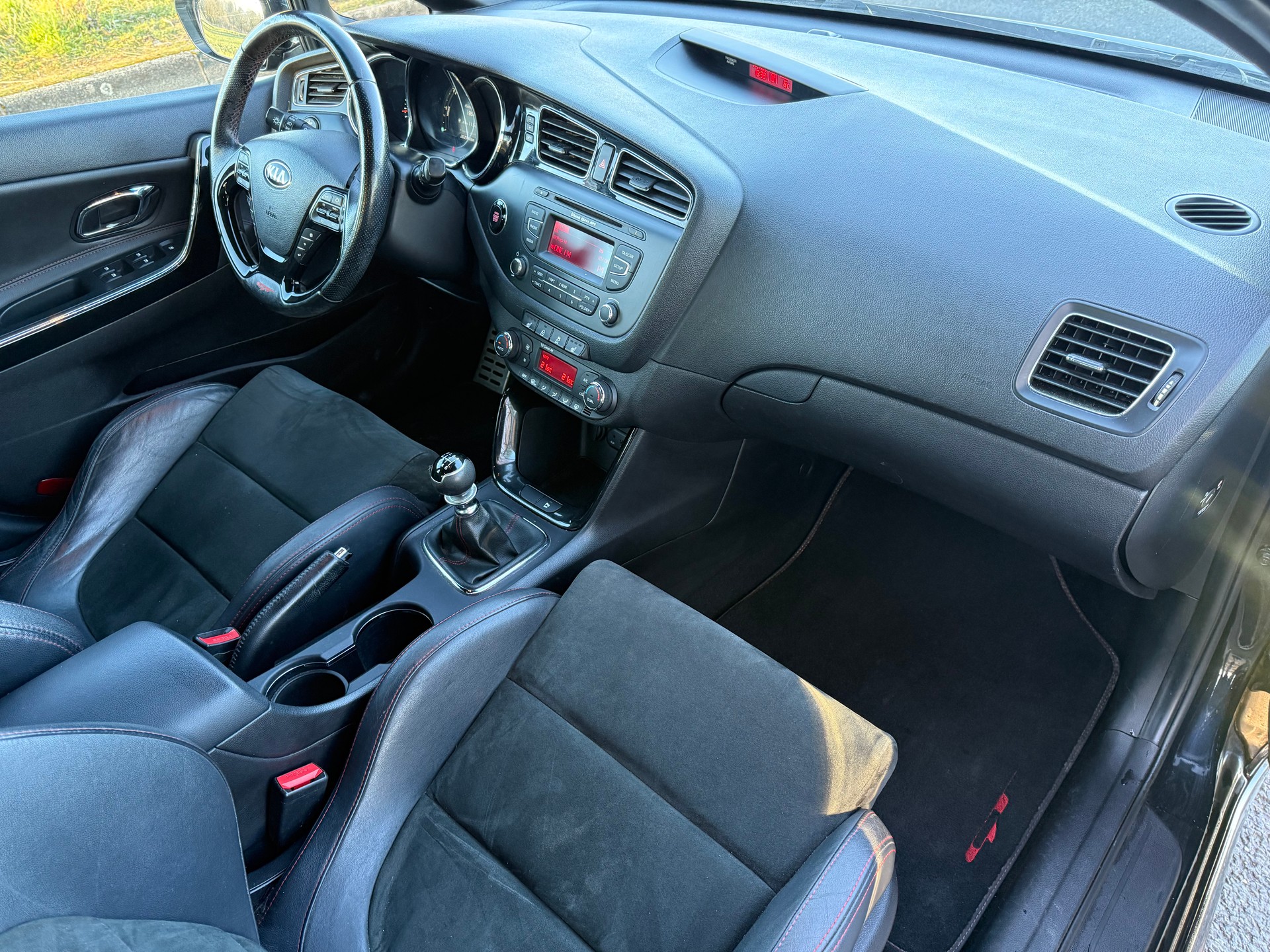 KIA Cee'd 1.6 GDi Turbo GT-image-14