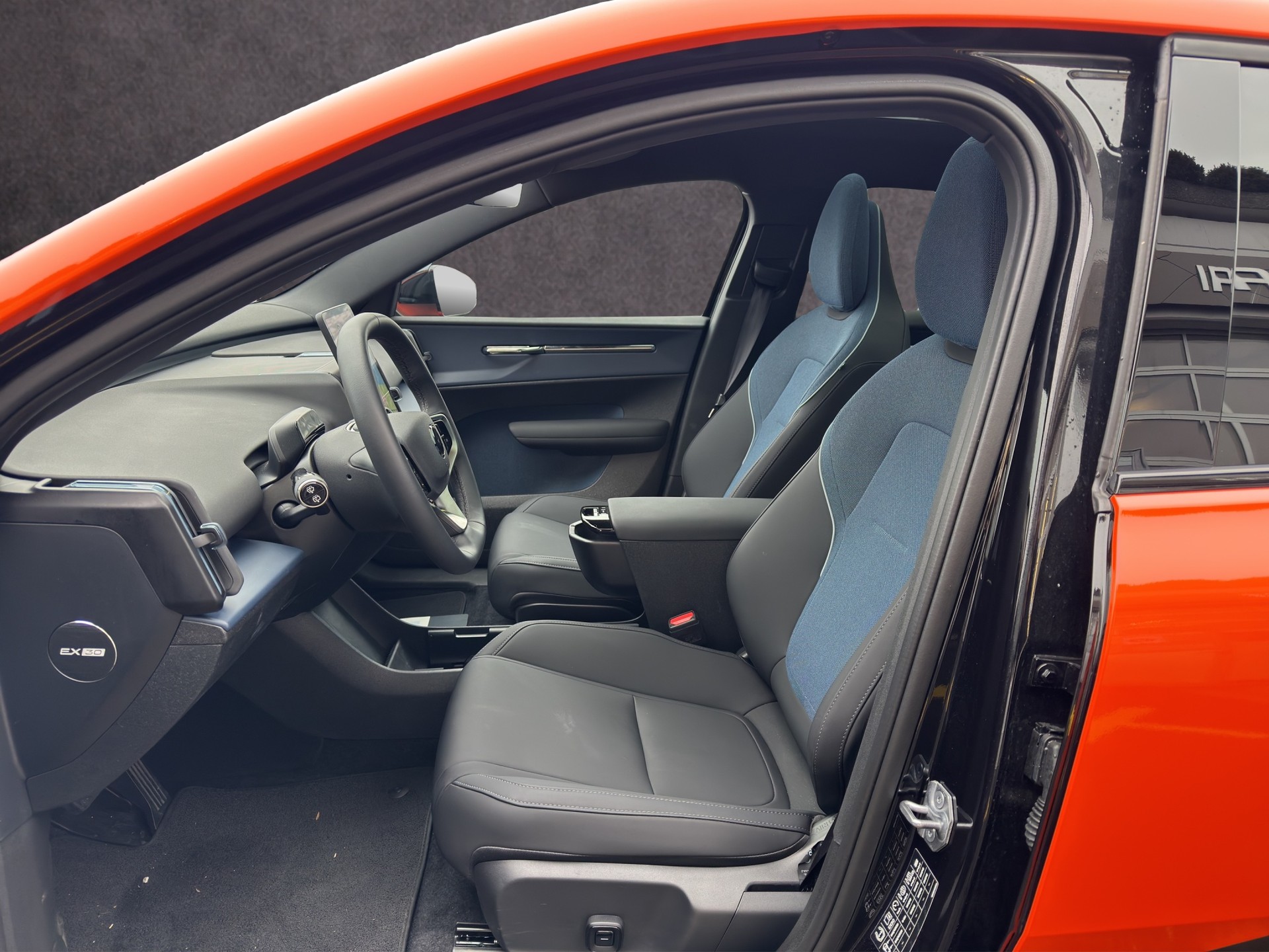 VOLVO EX30 E60 Twin Ultra Performance AWD-image-10