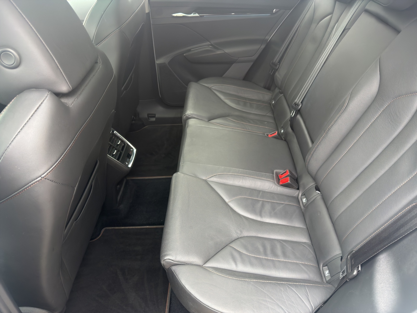 SKODA Enyaq iV 80-image-16