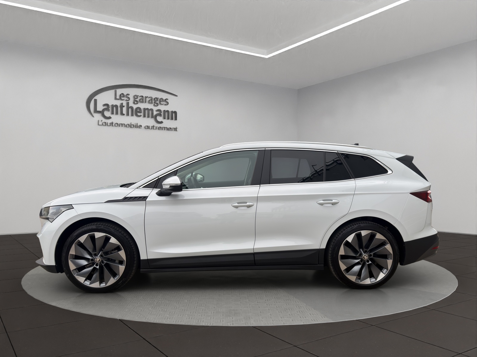 SKODA Enyaq iV 80-image-1