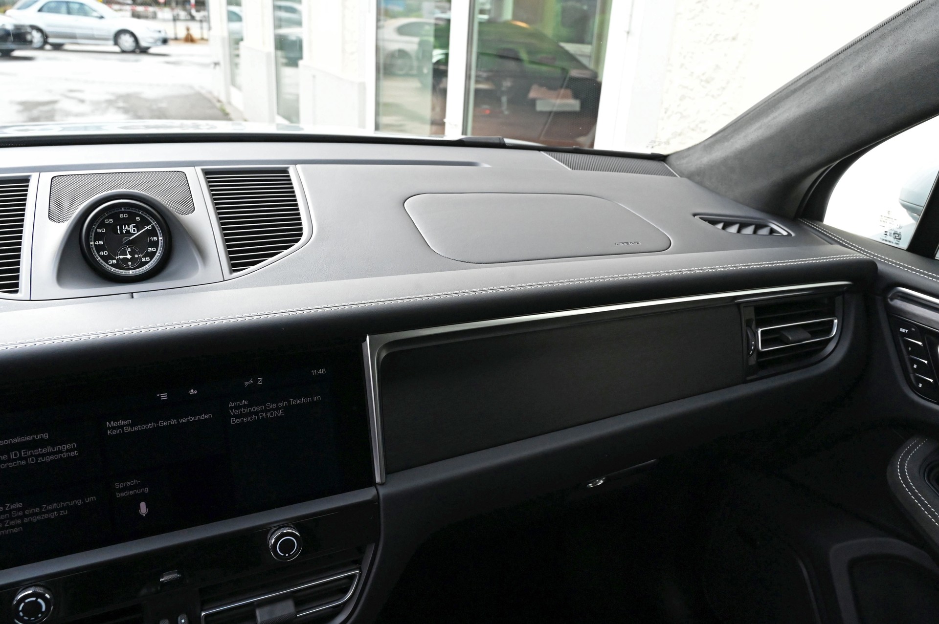 PORSCHE Macan GTS PDK **Approved-Garantie**-image-21