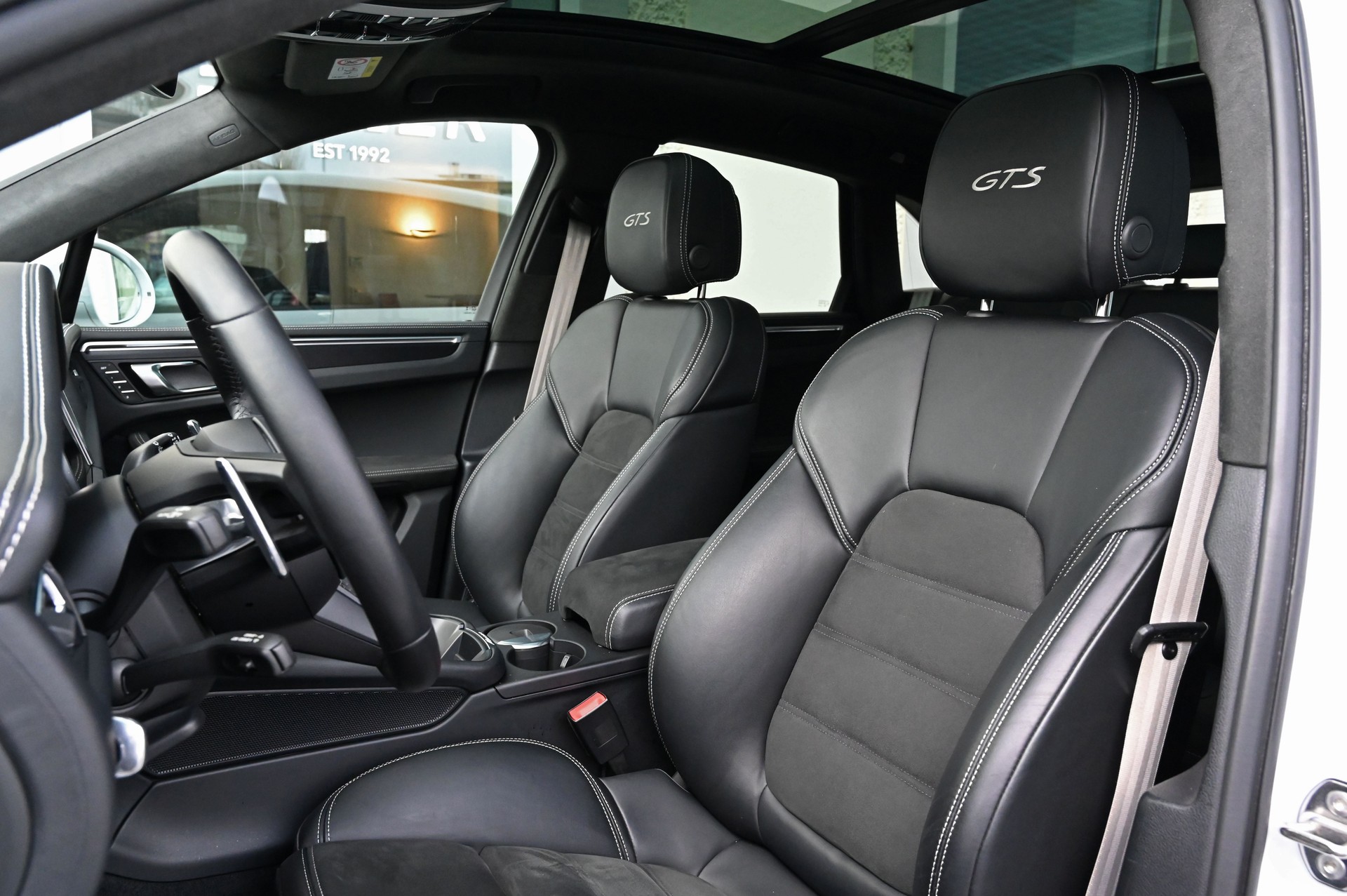 PORSCHE Macan GTS PDK **Approved-Garantie**-image-12