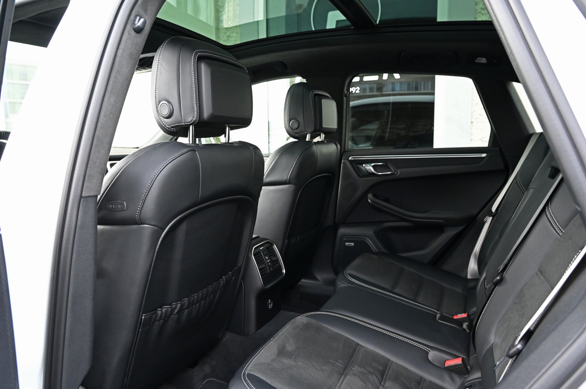 PORSCHE Macan GTS PDK **Approved-Garantie**-image-24