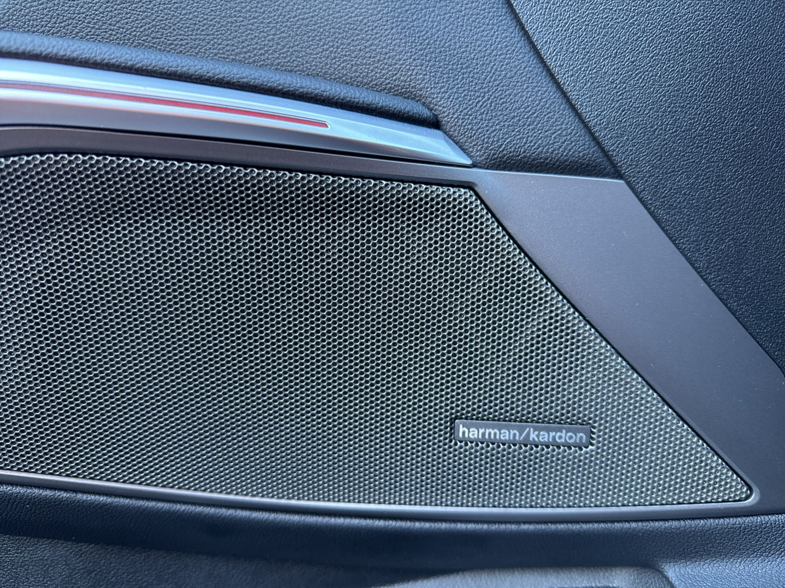 BMW 330d xDriveTouring MSport-image-25
