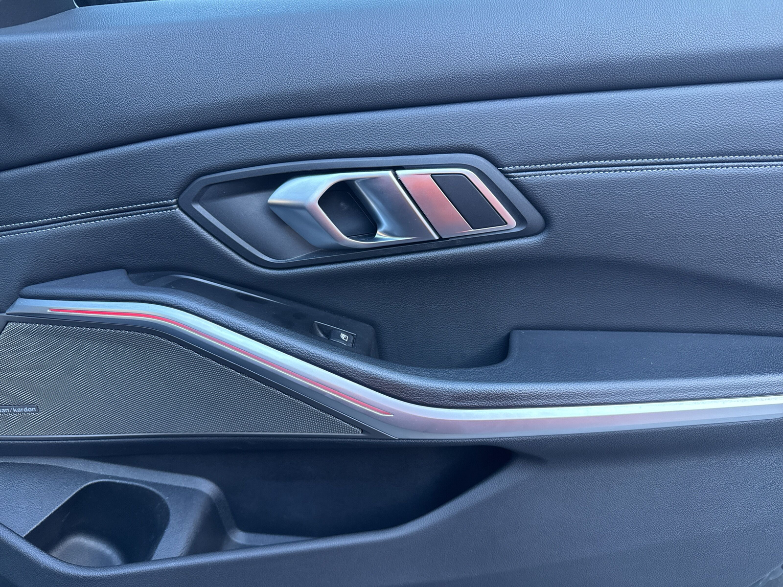 BMW 330d xDriveTouring MSport-image-16