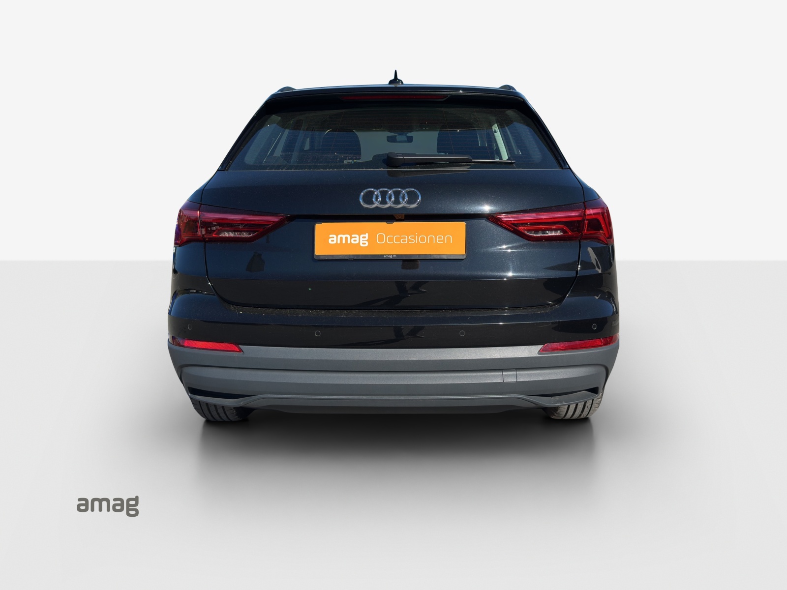 AUDI Q3 35 TDI Attraction quattro S-tronic-image-3