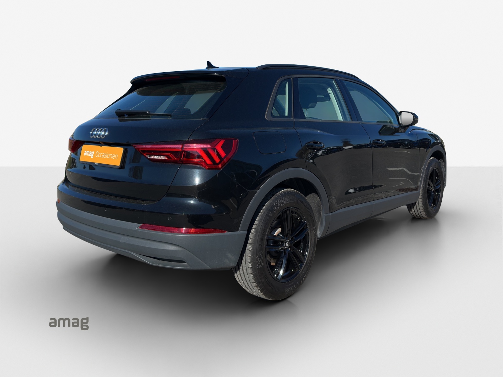 AUDI Q3 35 TDI Attraction quattro S-tronic-image-4